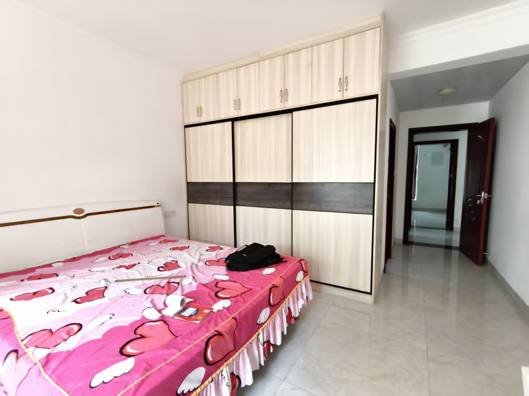 观澜公寓 2室2厅2卫 2700.0元/月 观澜公寓 2室2厅2卫 2700.0元/月室内图