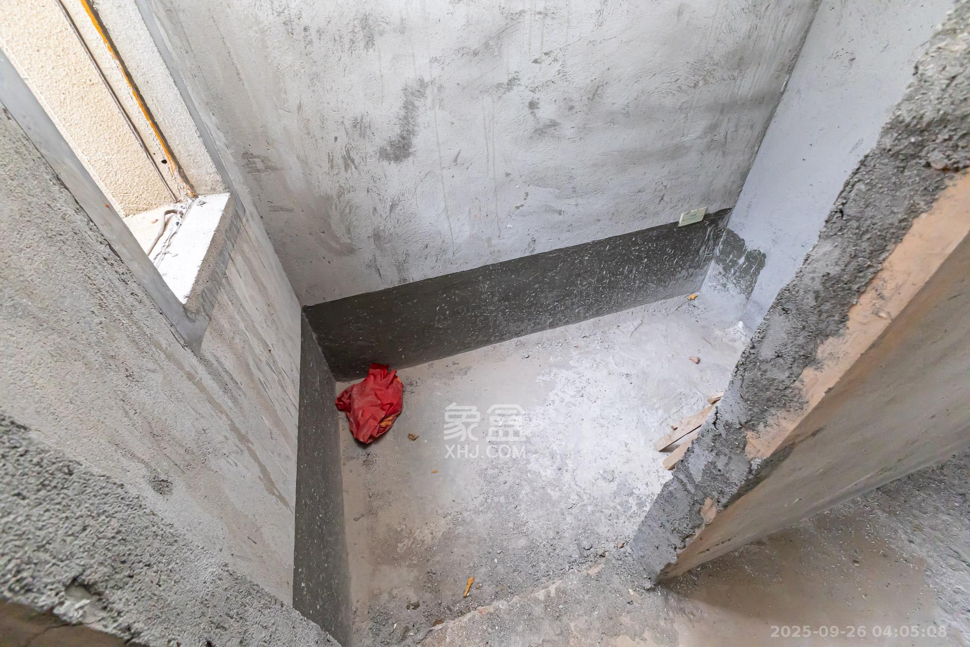 龙湖湘风原著(龙湖湘风星城) 5室3厅3卫 260.0万 龙湖湘风原著(龙湖湘风星城) 5室3厅3卫 260.0万卫生间