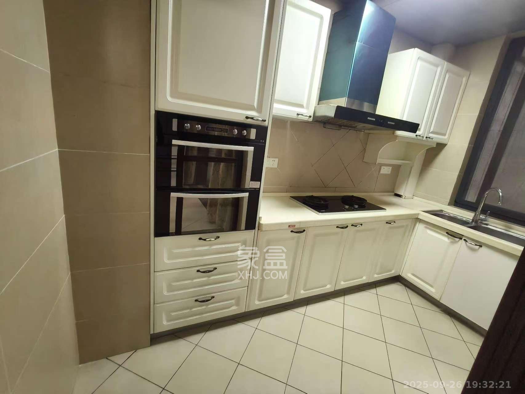 绿城桂花城 4室2厅2卫 4000.0元/月 绿城桂花城 4室2厅2卫 4000.0元/月室内图