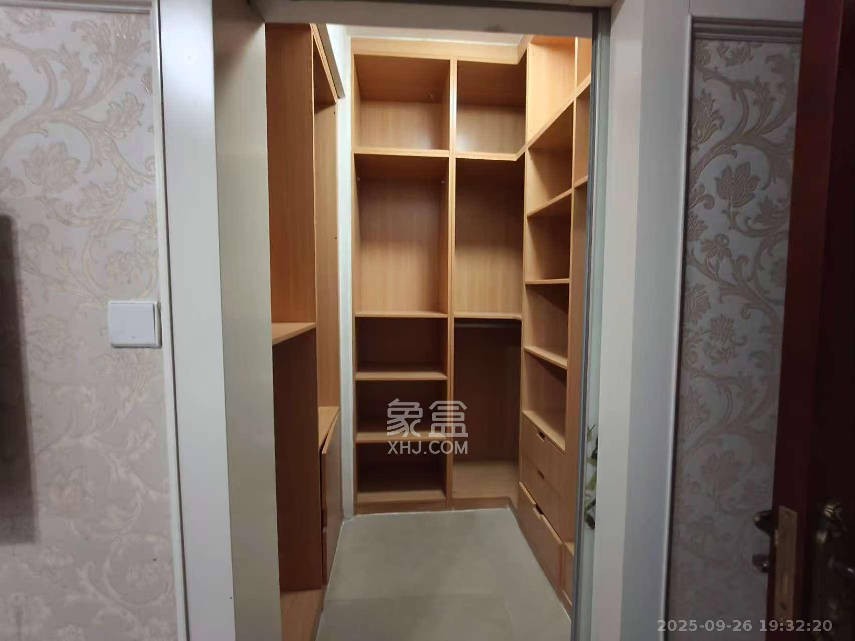 绿城桂花城 4室2厅2卫 4000.0元/月 绿城桂花城 4室2厅2卫 4000.0元/月室内图