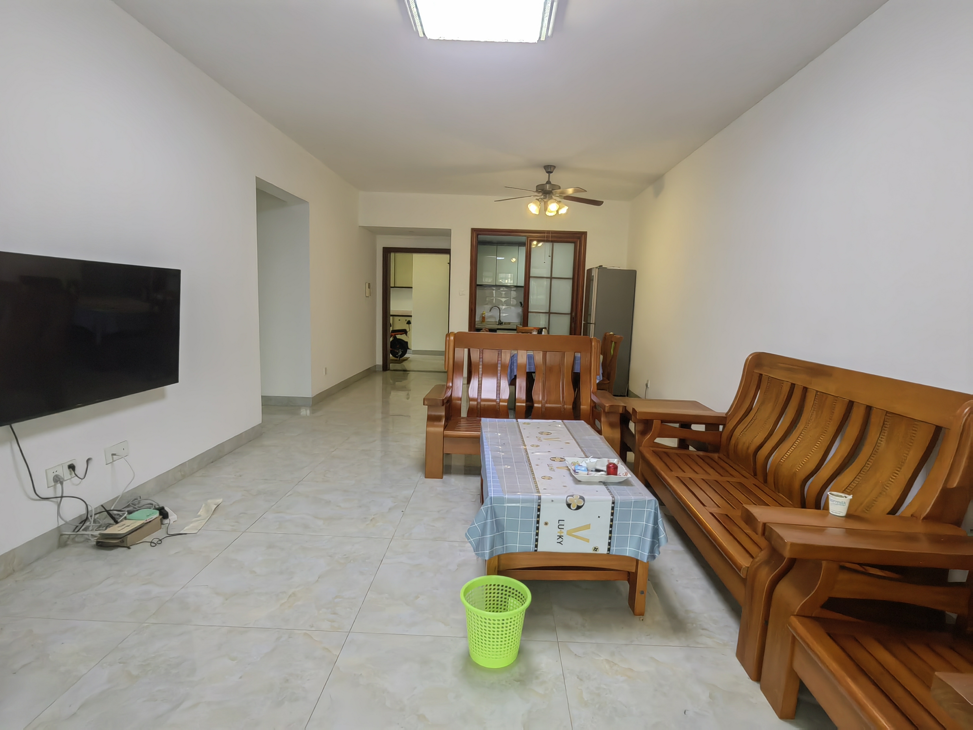 五源河公寓B区 3室2厅2卫 2200.0元/月 五源河公寓B区 3室2厅2卫 2200.0元/月室内图