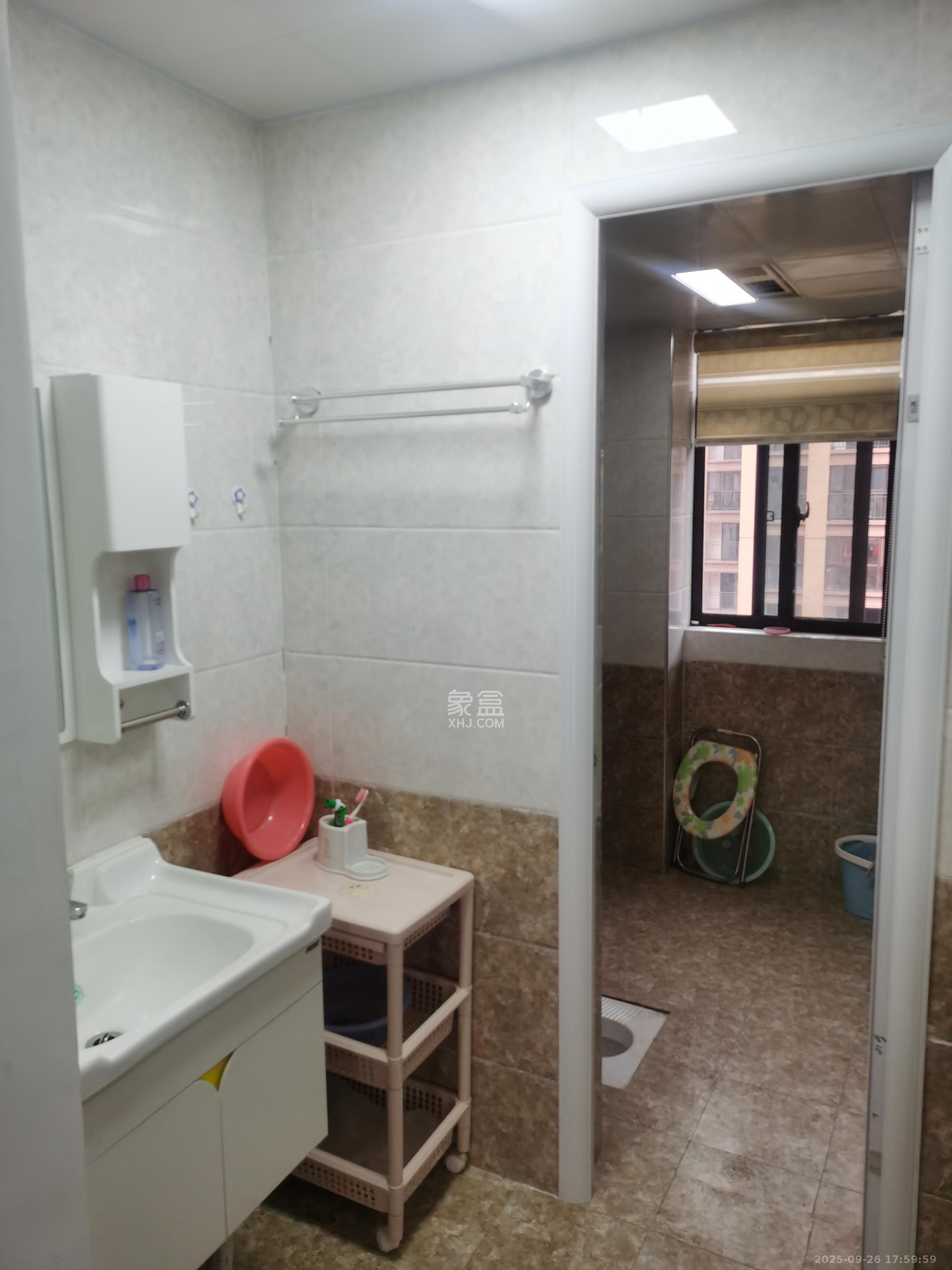 德润小区（丰升德润小区）  3室2厅2卫    3000.0元/月室内图