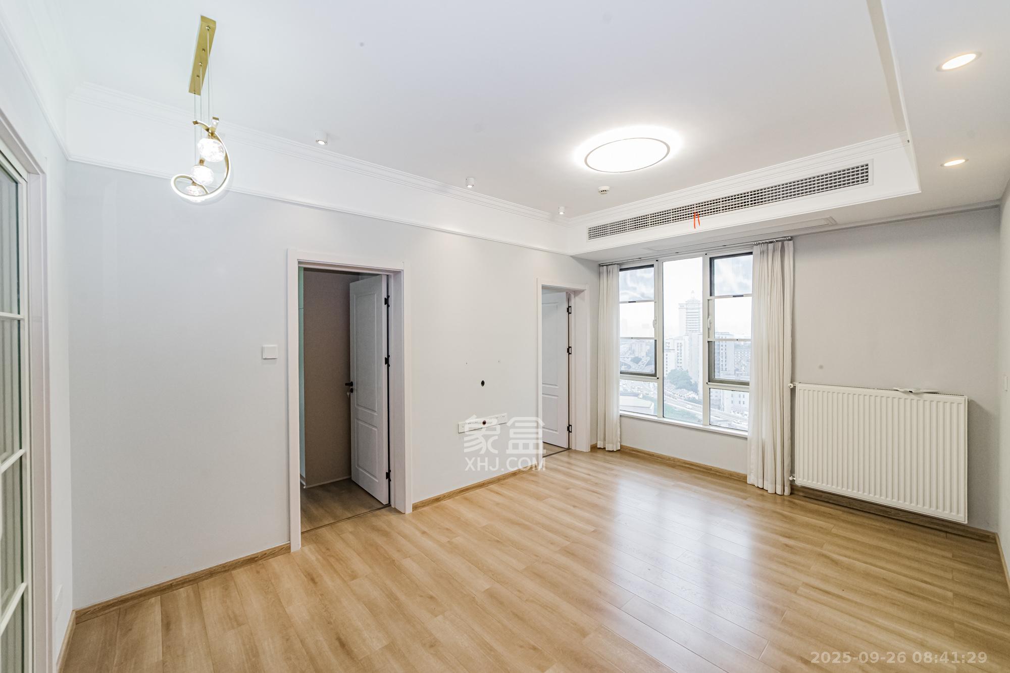 北辰三角洲E7区 3室2厅1卫 110.0万 北辰三角洲E7区 3室2厅1卫 110.0万客厅