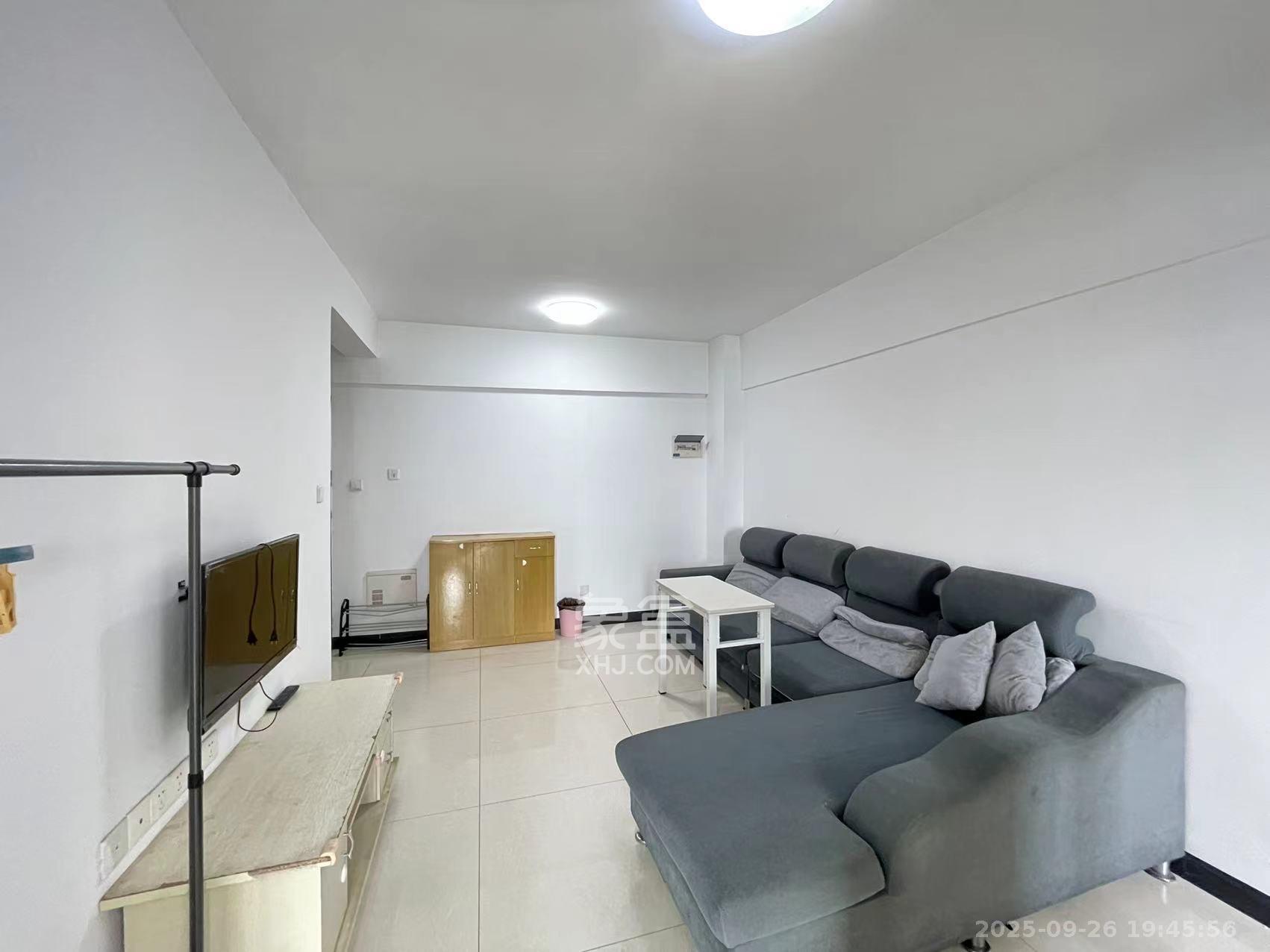 红公馆(前程丽景大厦)  2室1厅1卫    1700.0元/月 红公馆(前程丽景大厦)  2室1厅1卫    1700.0元/月