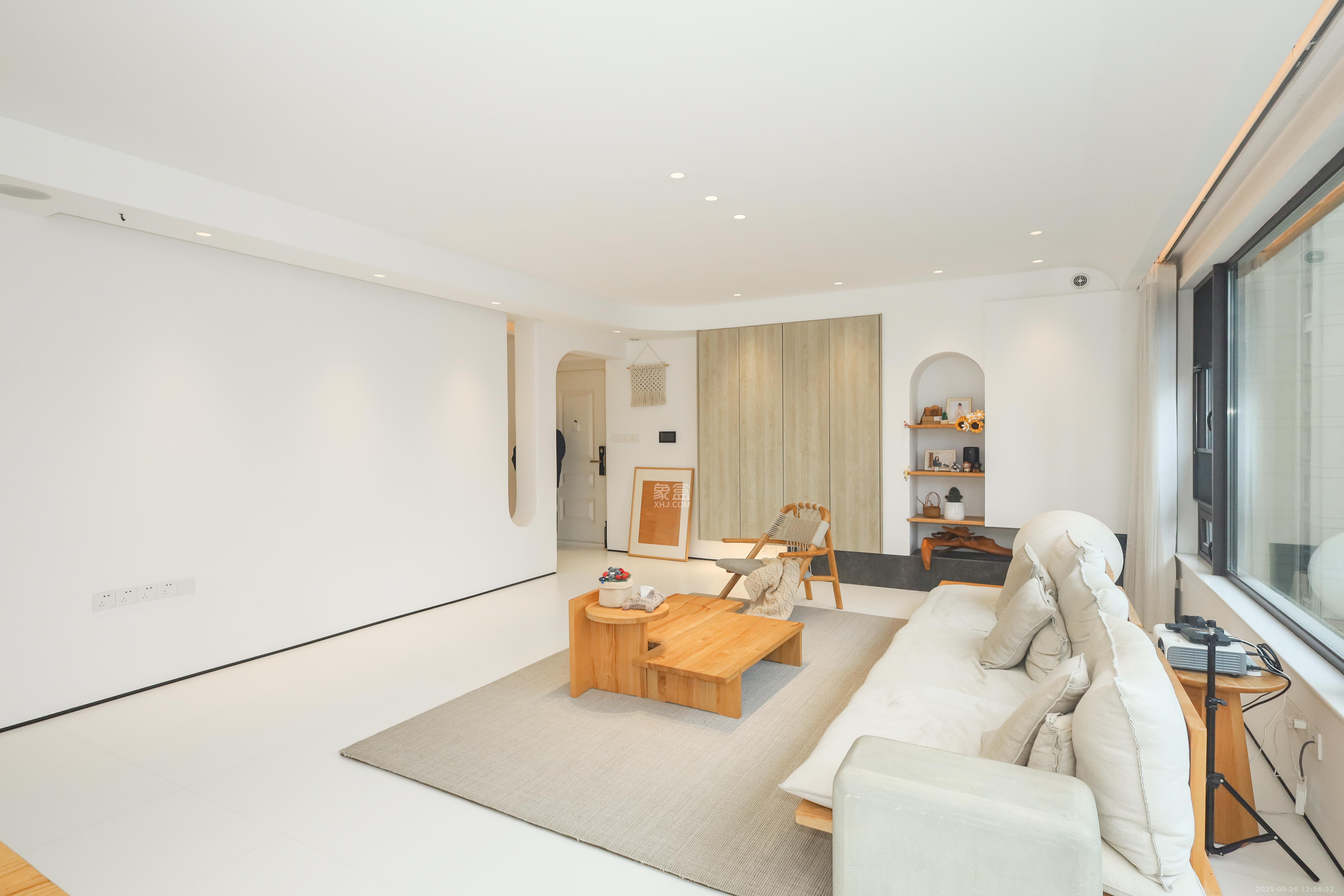 建发央著  4室2厅3卫    297.0万客厅