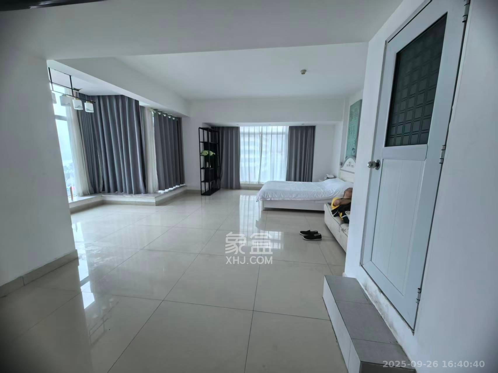 潮宗御苑 1室1厅1卫 3400.0元/月 潮宗御苑 1室1厅1卫 3400.0元/月室内图