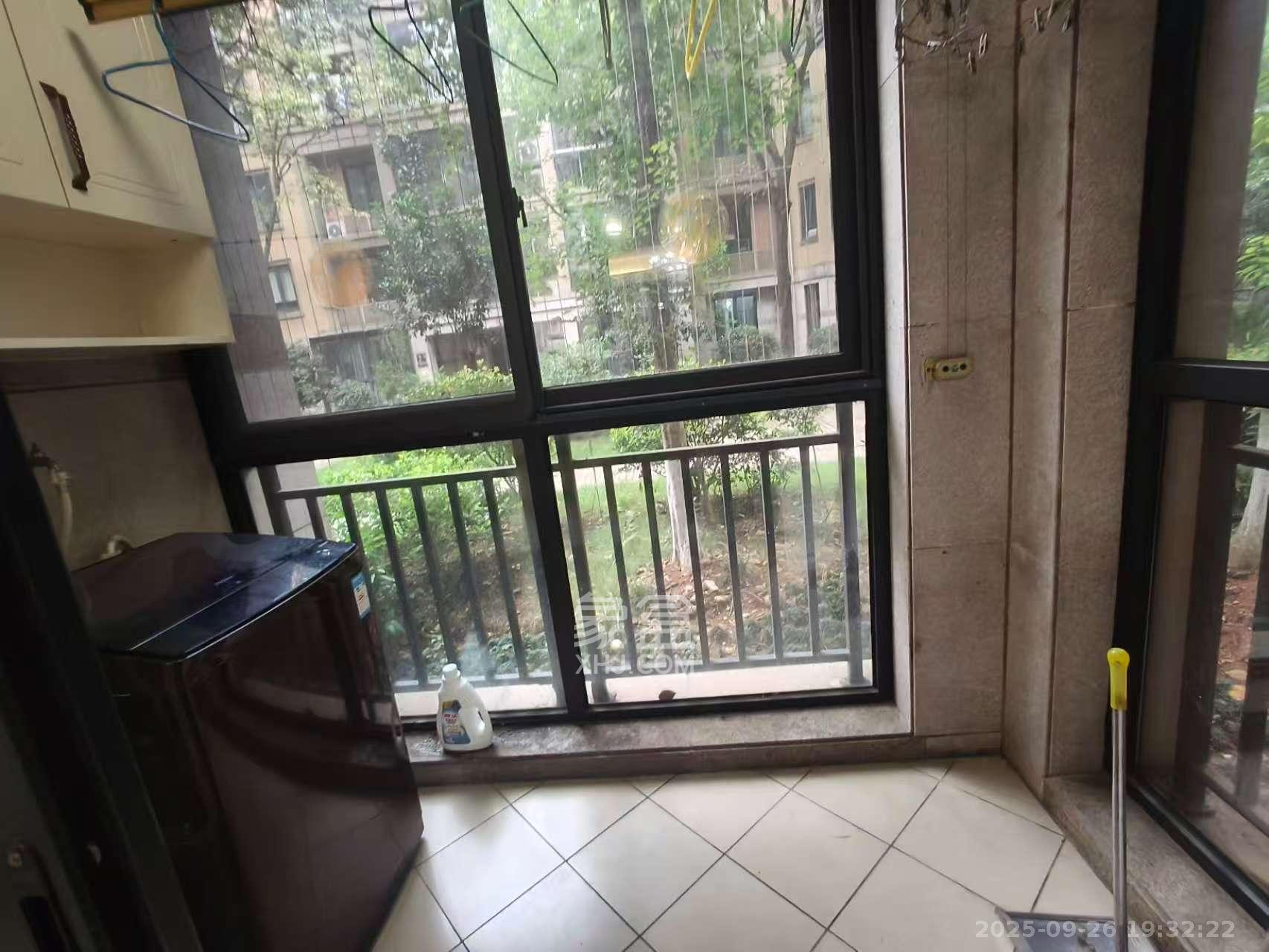 绿城桂花城 4室2厅2卫 4000.0元/月 绿城桂花城 4室2厅2卫 4000.0元/月室内图