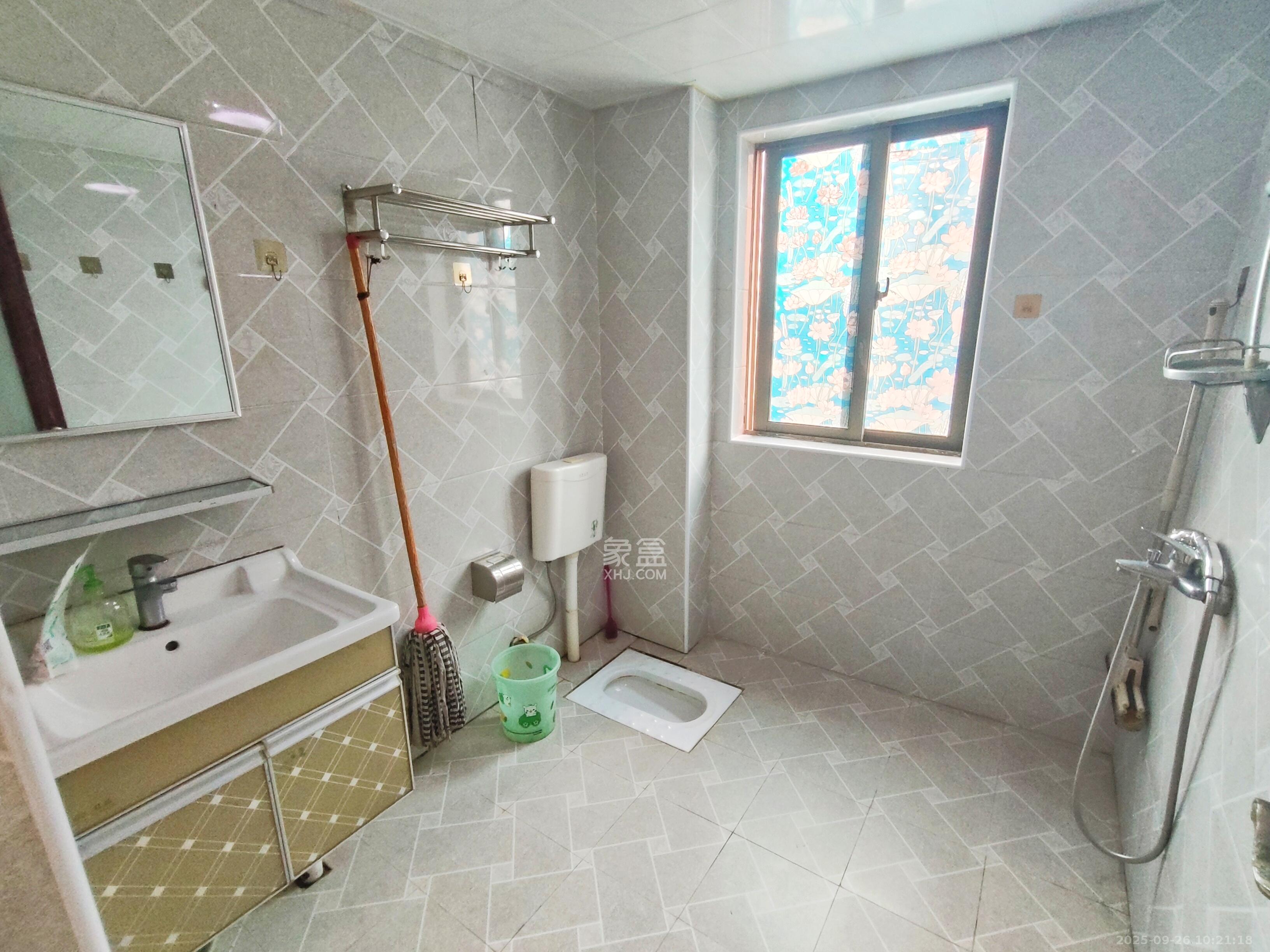 阳光晶城 2室1厅1卫 1850.0元/月 阳光晶城 2室1厅1卫 1850.0元/月室内图