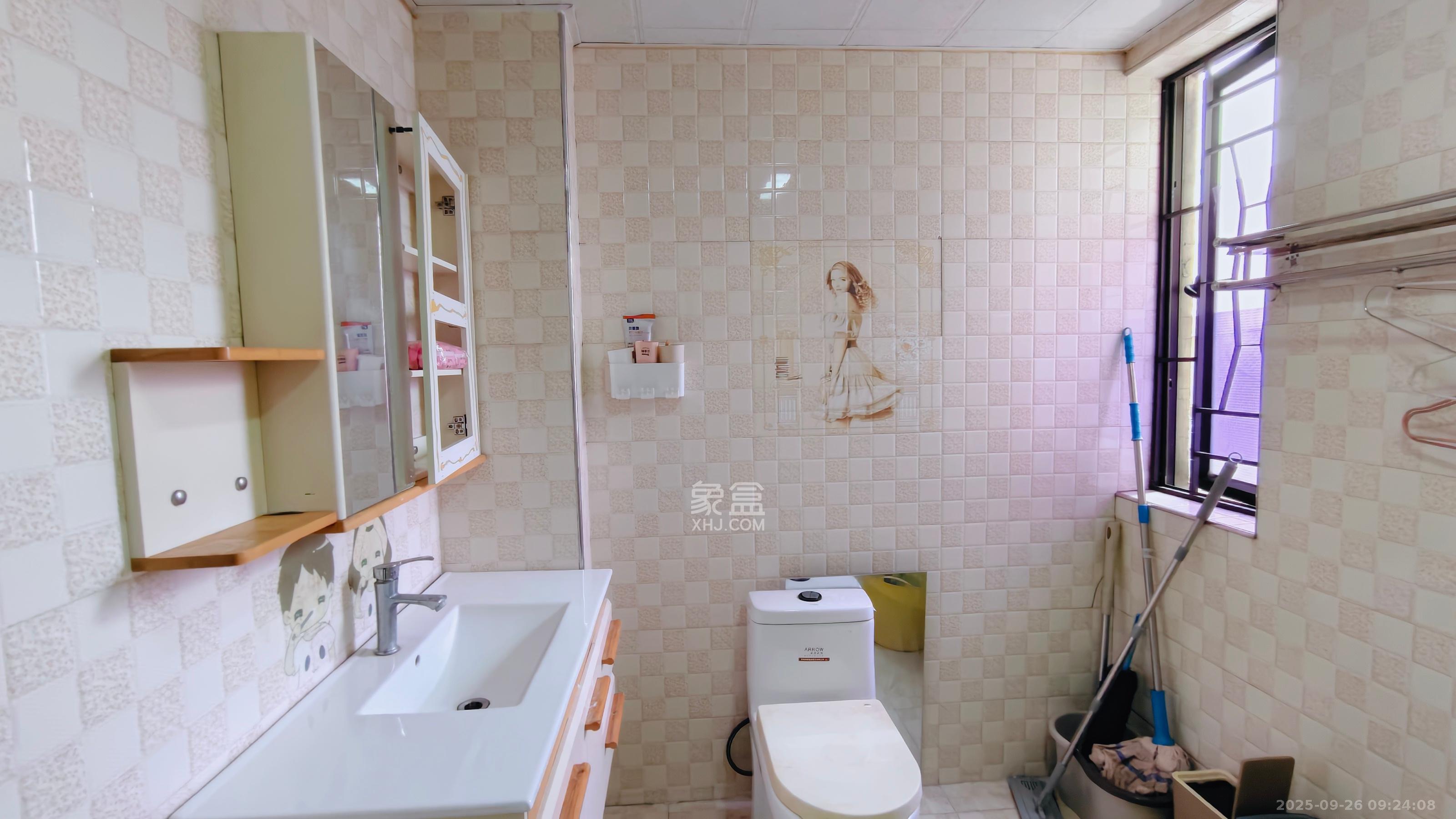 旭辉华庭  3室2厅2卫   1900.00元/月室内图
