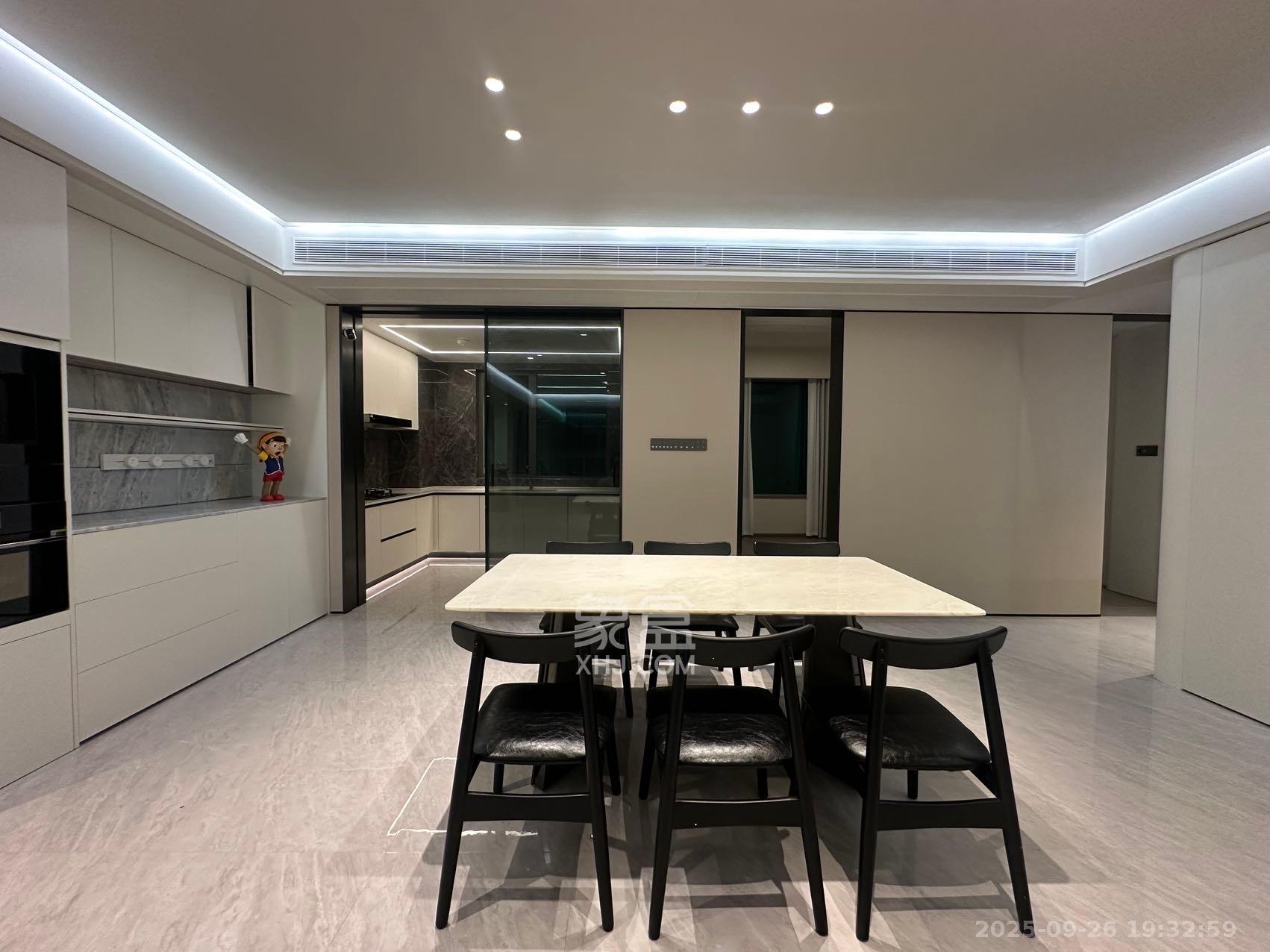 招商蛇口滨江境  4室2厅3卫    13000.0元/月室内图