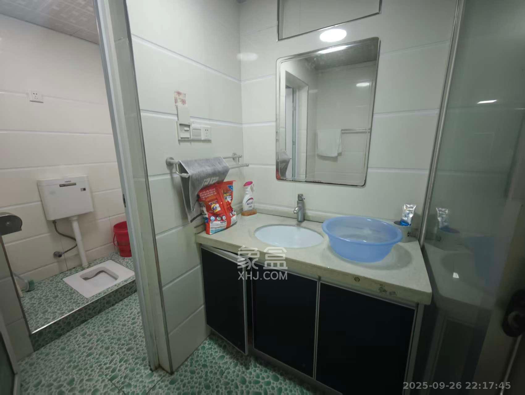 观湖公寓 2室1厅1卫 2200.0元/月 观湖公寓 2室1厅1卫 2200.0元/月室内图