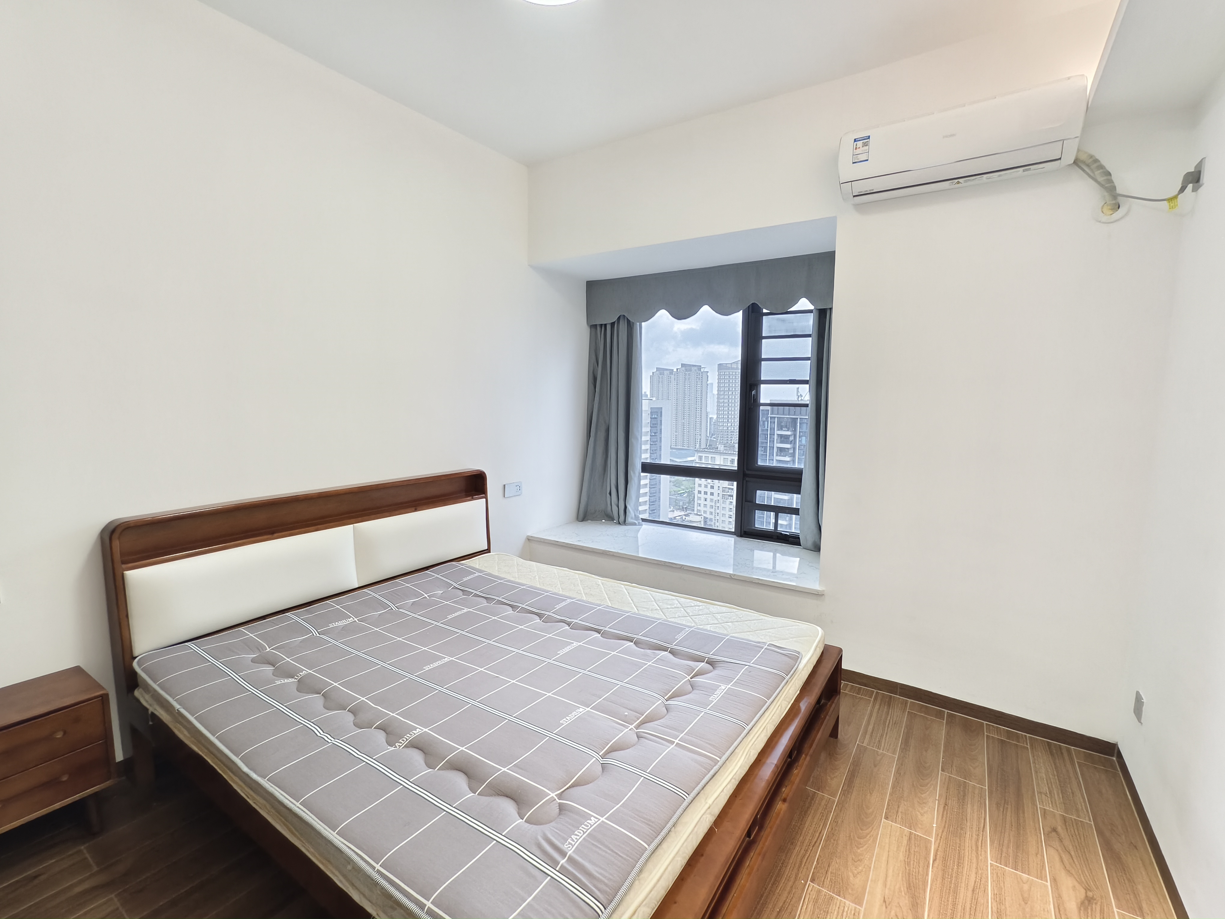 华润中心 2室2厅1卫 4000.0元/月 华润中心 2室2厅1卫 4000.0元/月室内图