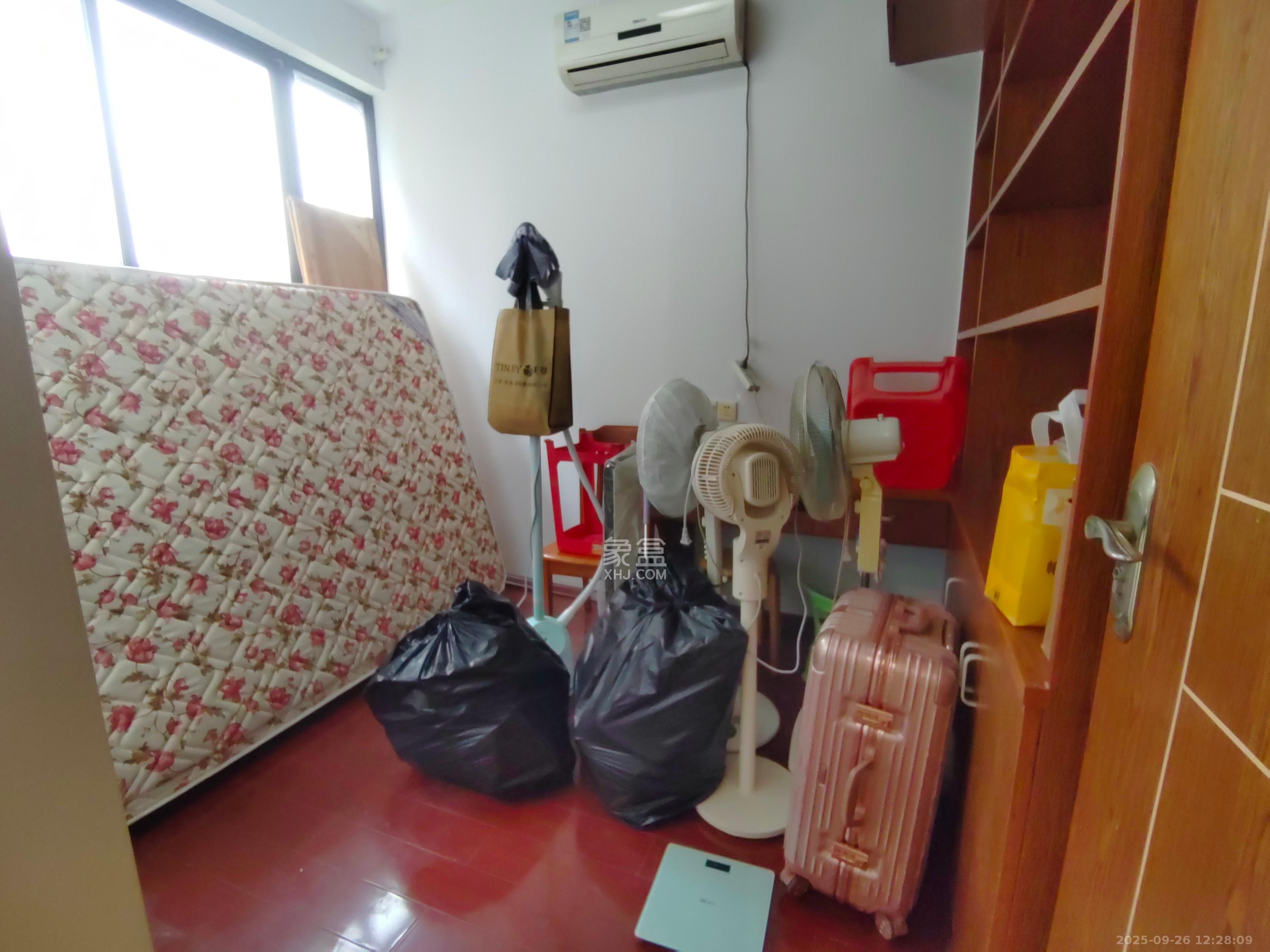 瑞都华庭(华庭美苑) 3室2厅1卫 2100.0元/月 瑞都华庭(华庭美苑) 3室2厅1卫 2100.0元/月室内图