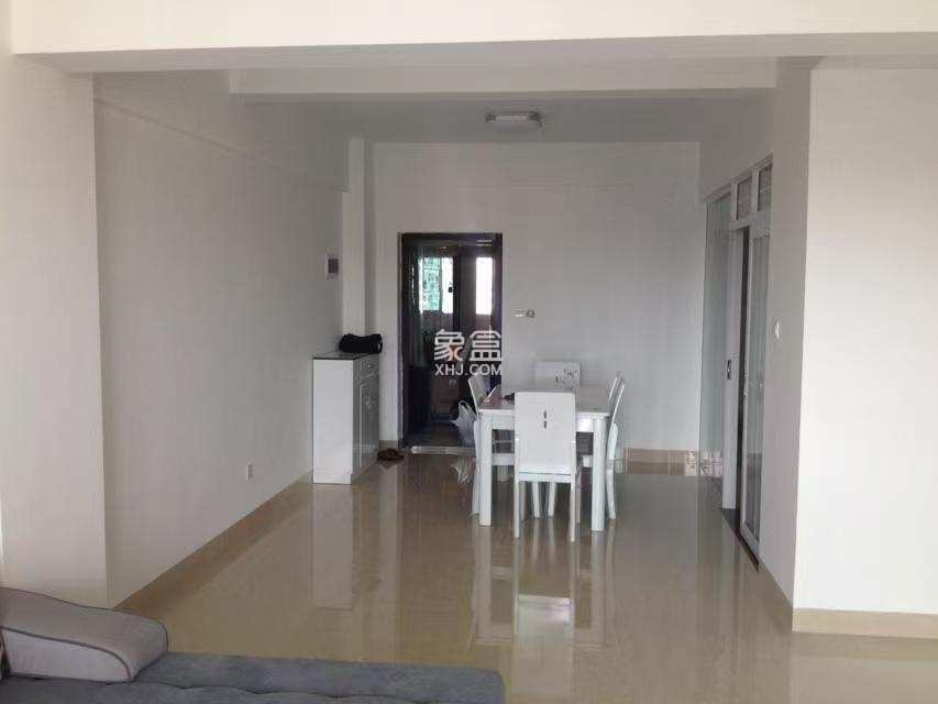 汇景骏园 3室2厅2卫 160.0万 汇景骏园 3室2厅2卫 160.0万客厅