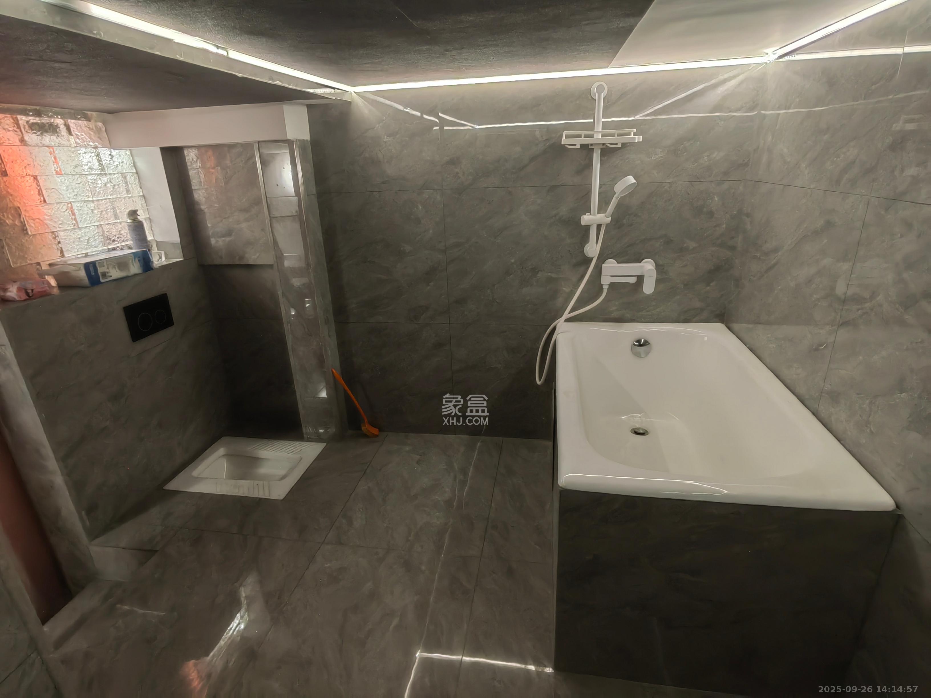 保利天禧EF区 2室1厅1卫 2500.0元/月 保利天禧EF区 2室1厅1卫 2500.0元/月室内图