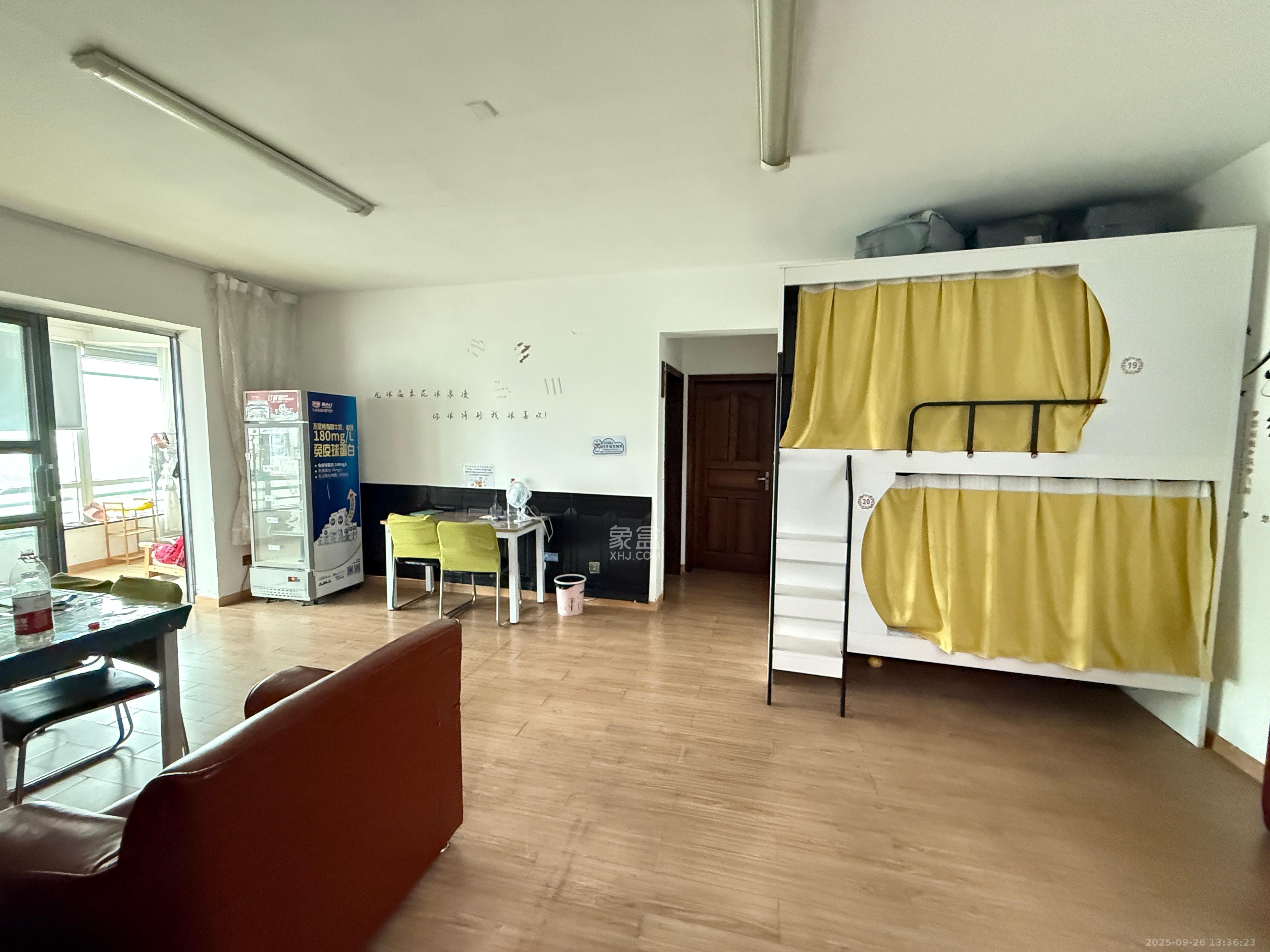 佳天国际新城 1室2厅1卫 3200.0元/月 佳天国际新城 1室2厅1卫 3200.0元/月室内图