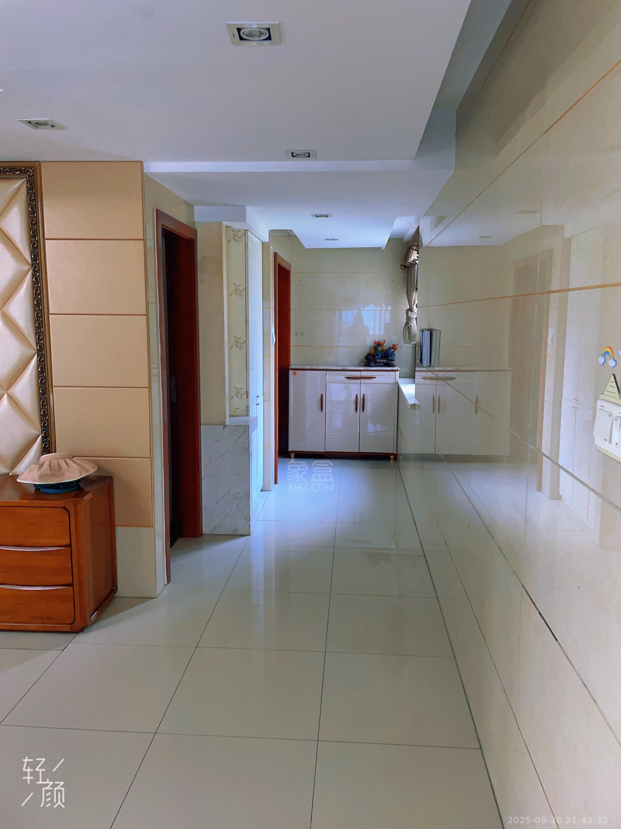 山水国际  4室2厅1卫    2500.0元/月室内图