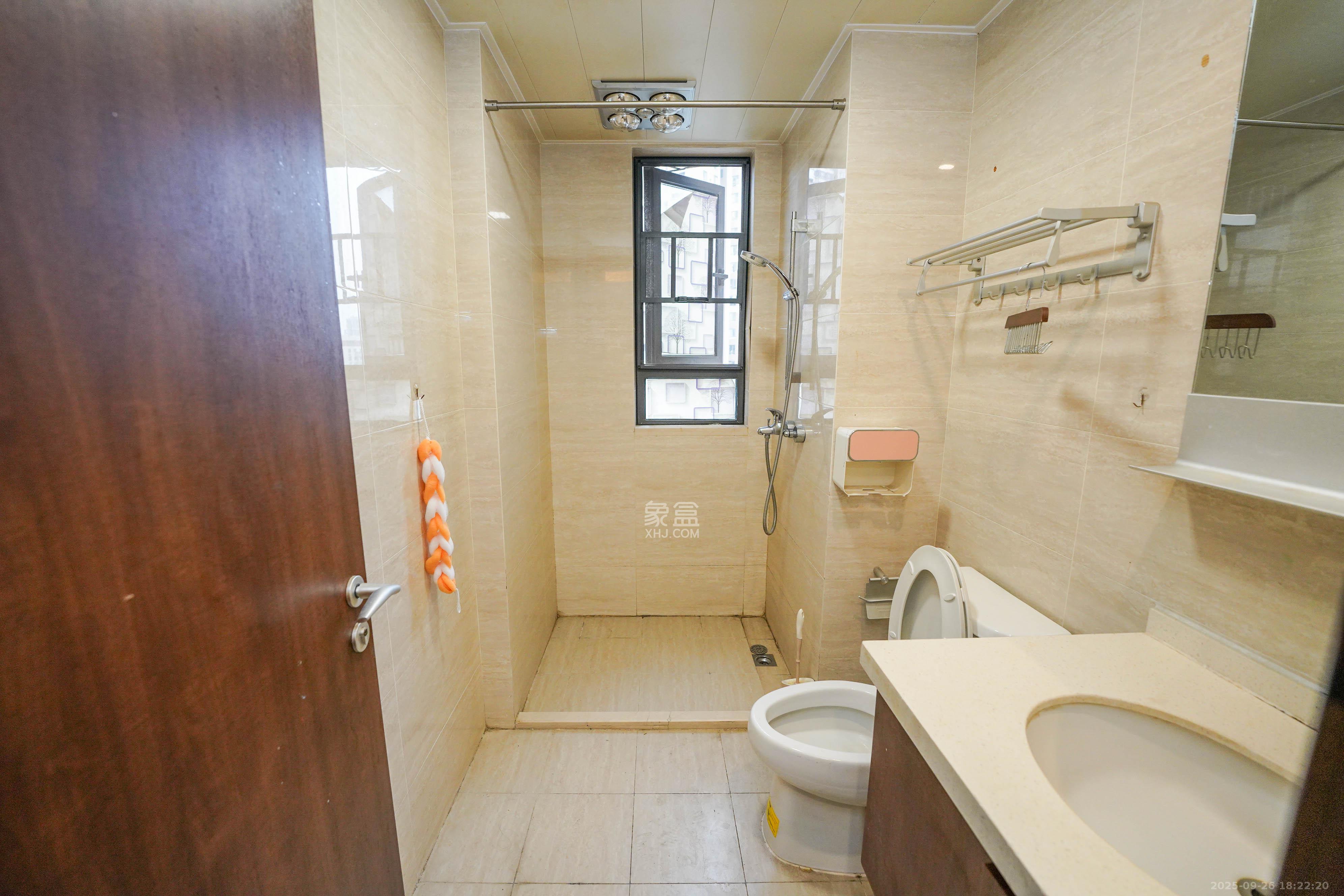 汇金城/嘉华城（二期、三期）  3室2厅2卫    110.0万卫生间