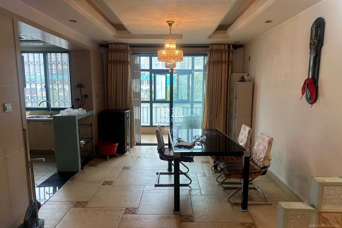 星城世家  3室2厅2卫    3000.0元/月 星城世家  3室2厅2卫    3000.0元/月室内图