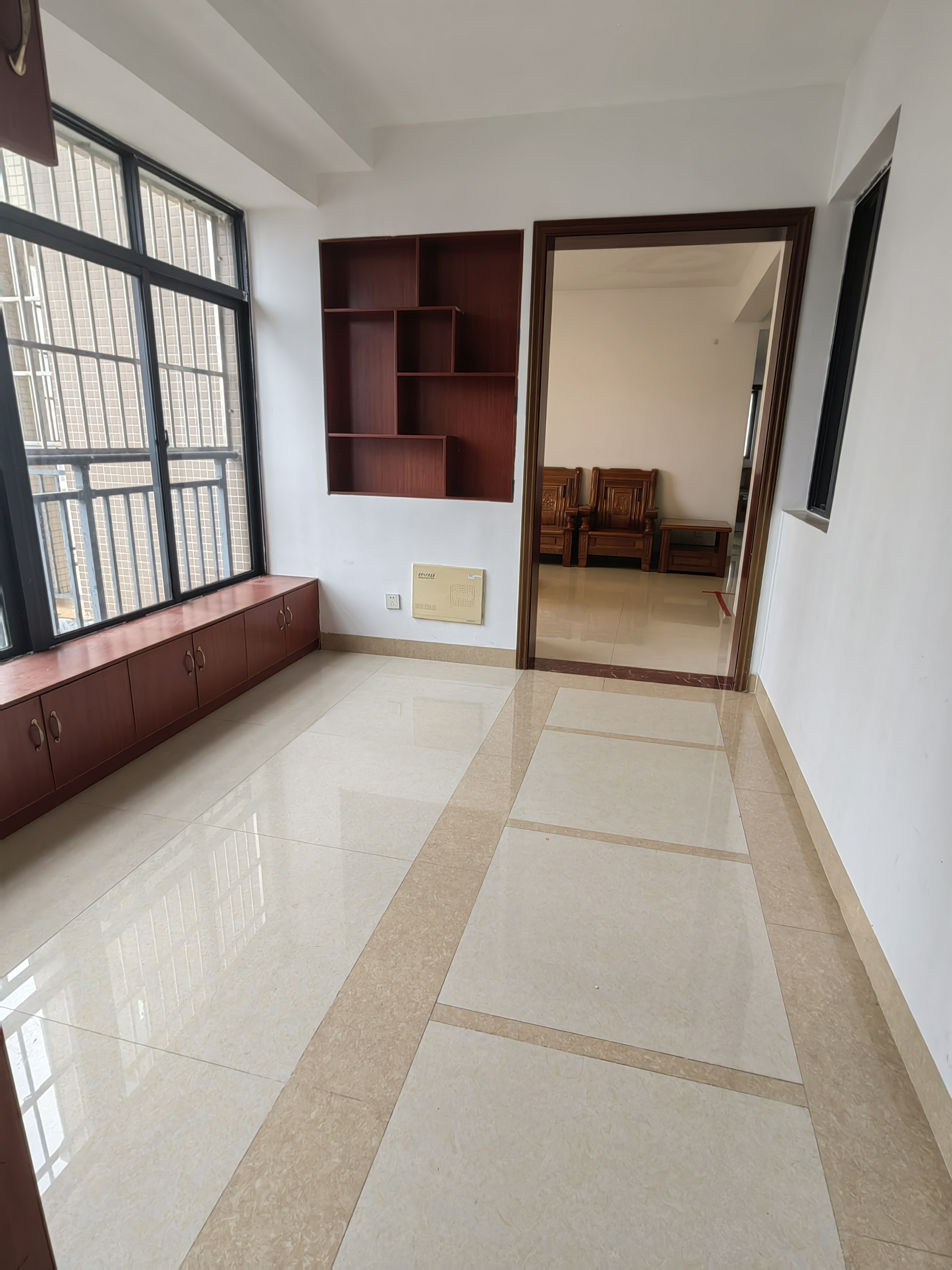 五源河公寓B区 3室2厅2卫 2600.0元/月 五源河公寓B区 3室2厅2卫 2600.0元/月室内图