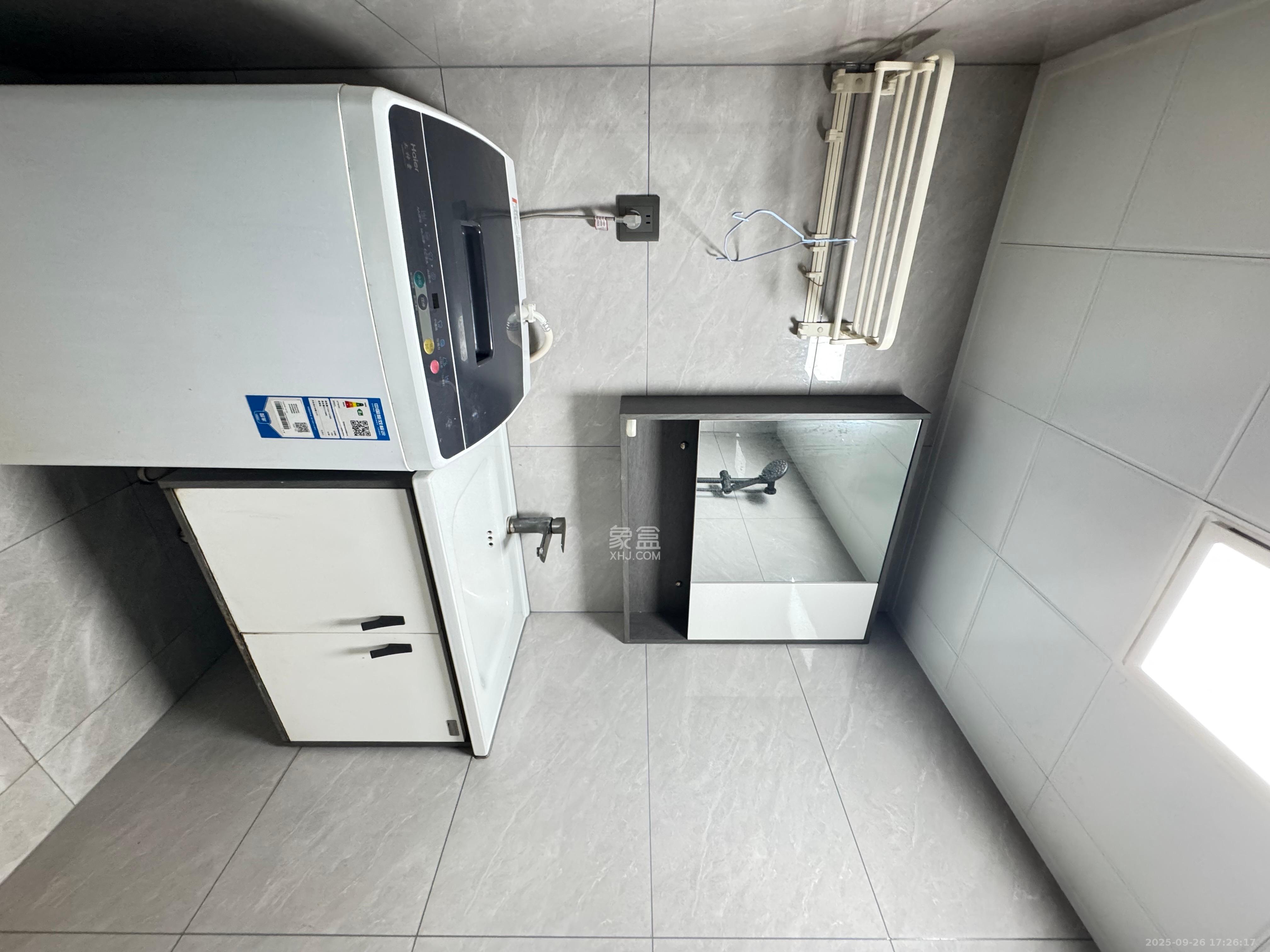 新城悦隽公园  2室1厅1卫    1700.0元/月室内图