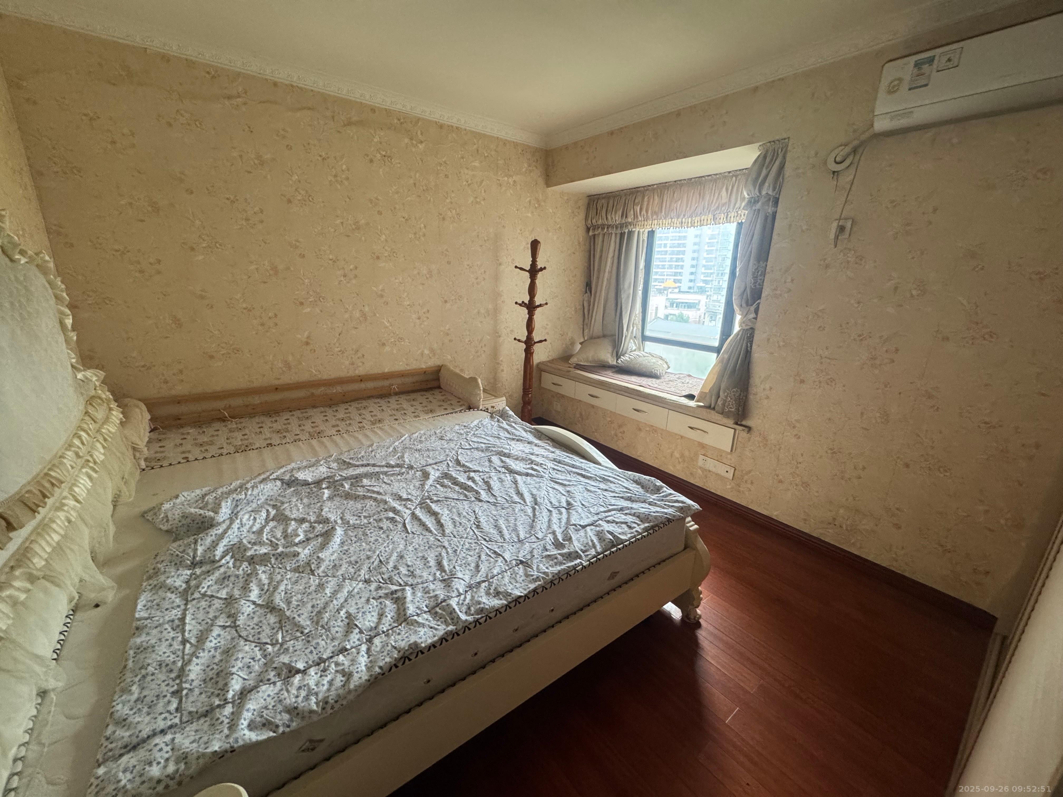 领航江阁 3室2厅1卫 2600.0元/月 领航江阁 3室2厅1卫 2600.0元/月室内图