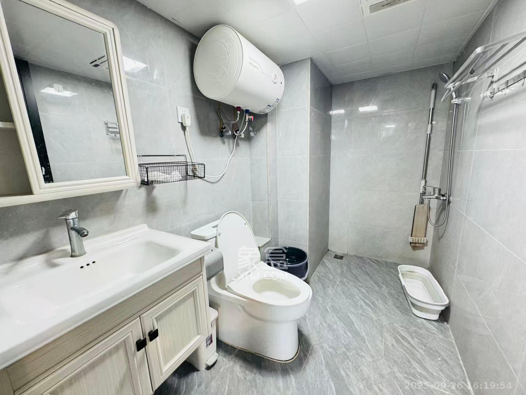 万科紫台  2室1厅1卫    2500.0元/月室内图