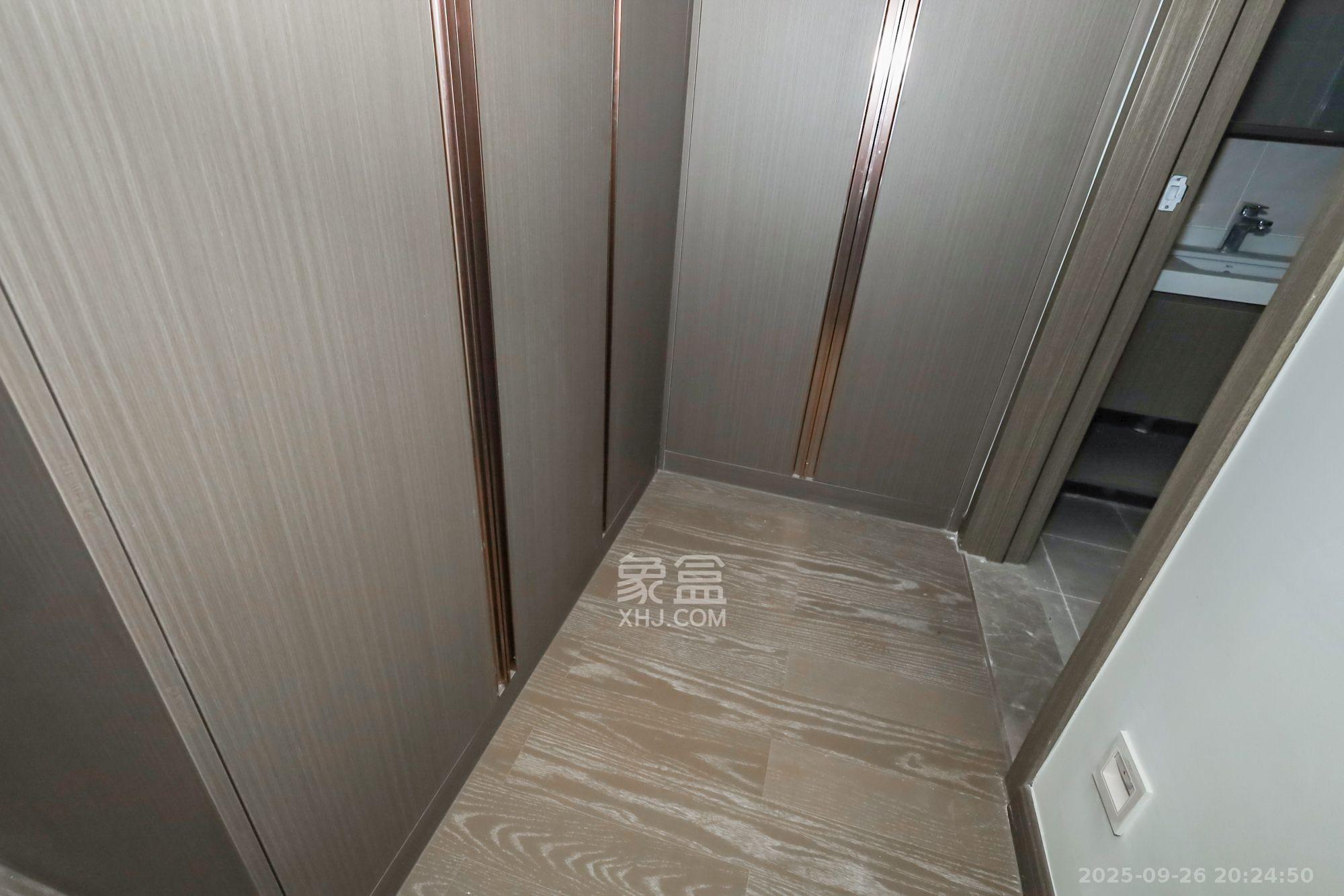 滨江府1913 4室2厅2卫 4000.0元/月 滨江府1913 4室2厅2卫 4000.0元/月室内图