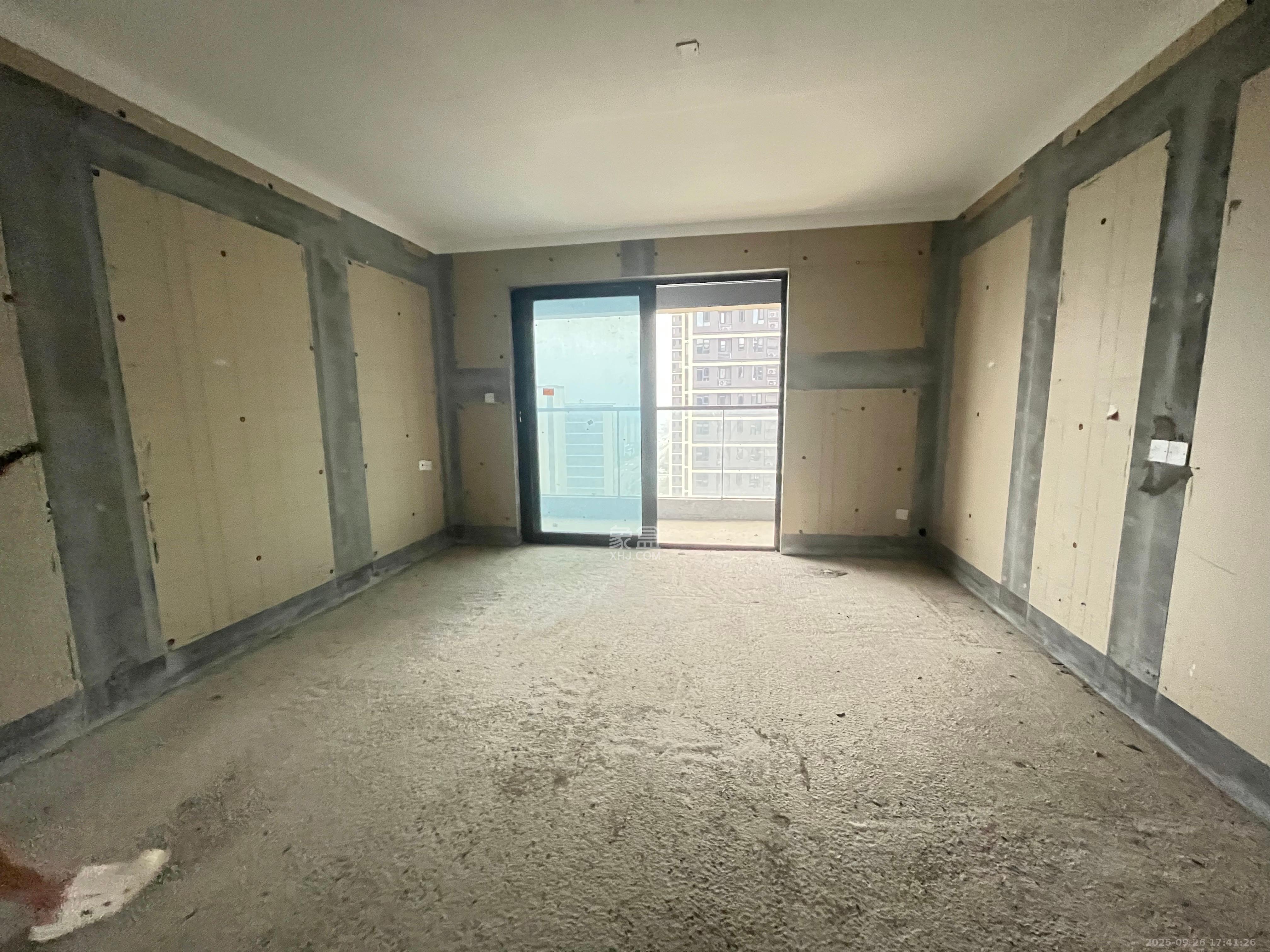 融创会展上东区 4室2厅2卫 900.0元/月 融创会展上东区 4室2厅2卫 900.0元/月室内图