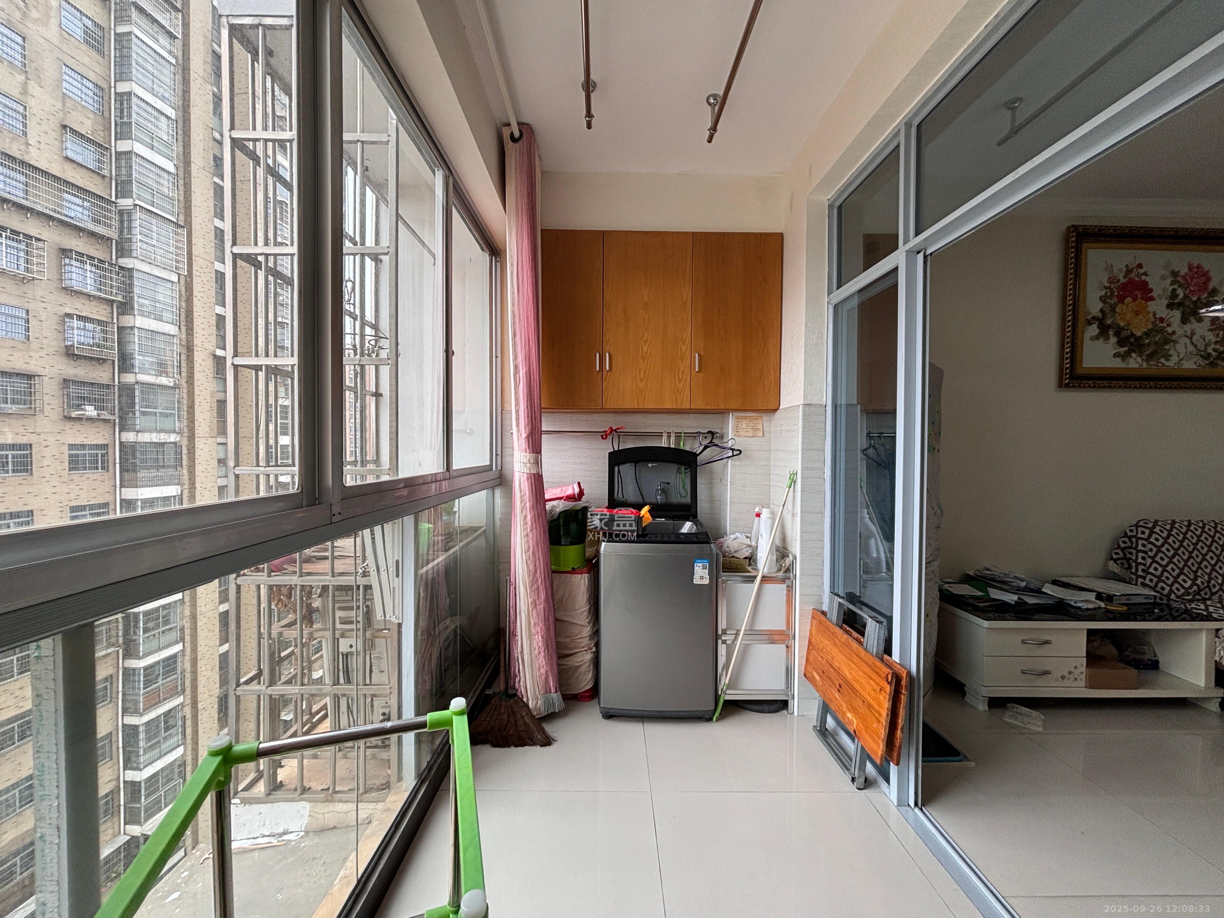 天天向上  3室2厅1卫    2300.0元/月室内图