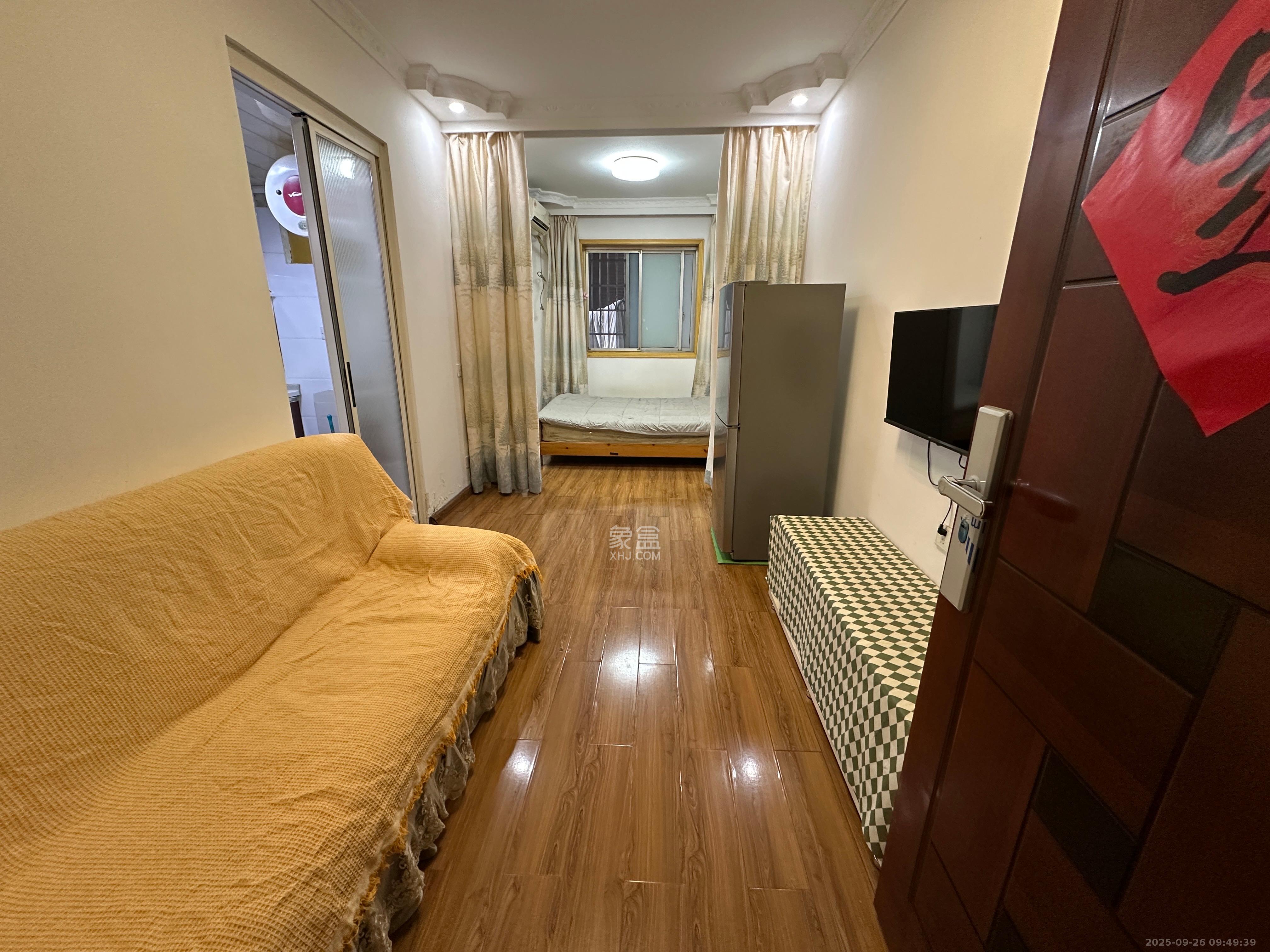 左岸右岸  1室1厅1卫   1500.00元/月室内图1