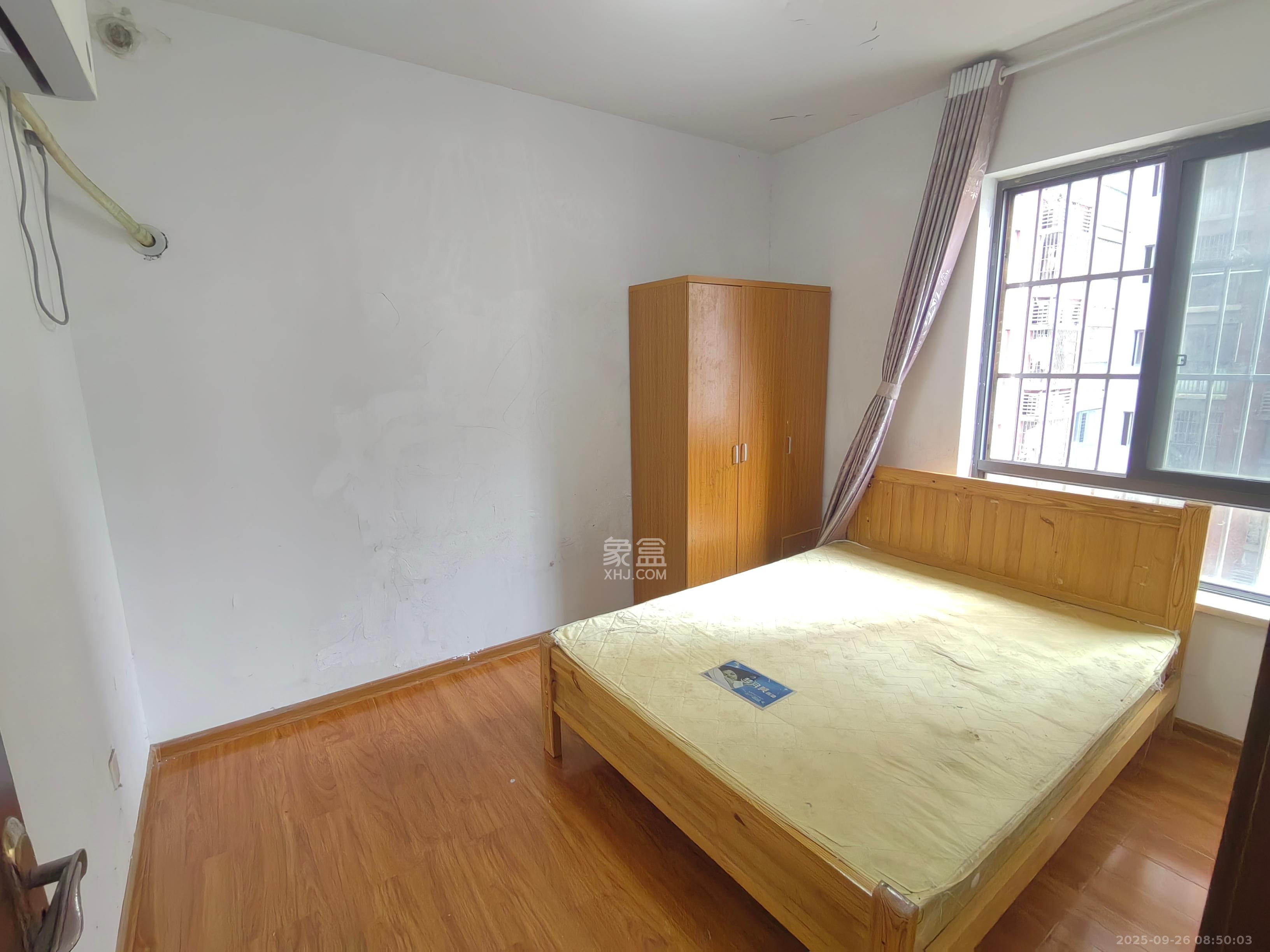 华润凤凰城二期  2室1厅1卫    1600.0元/月室内图