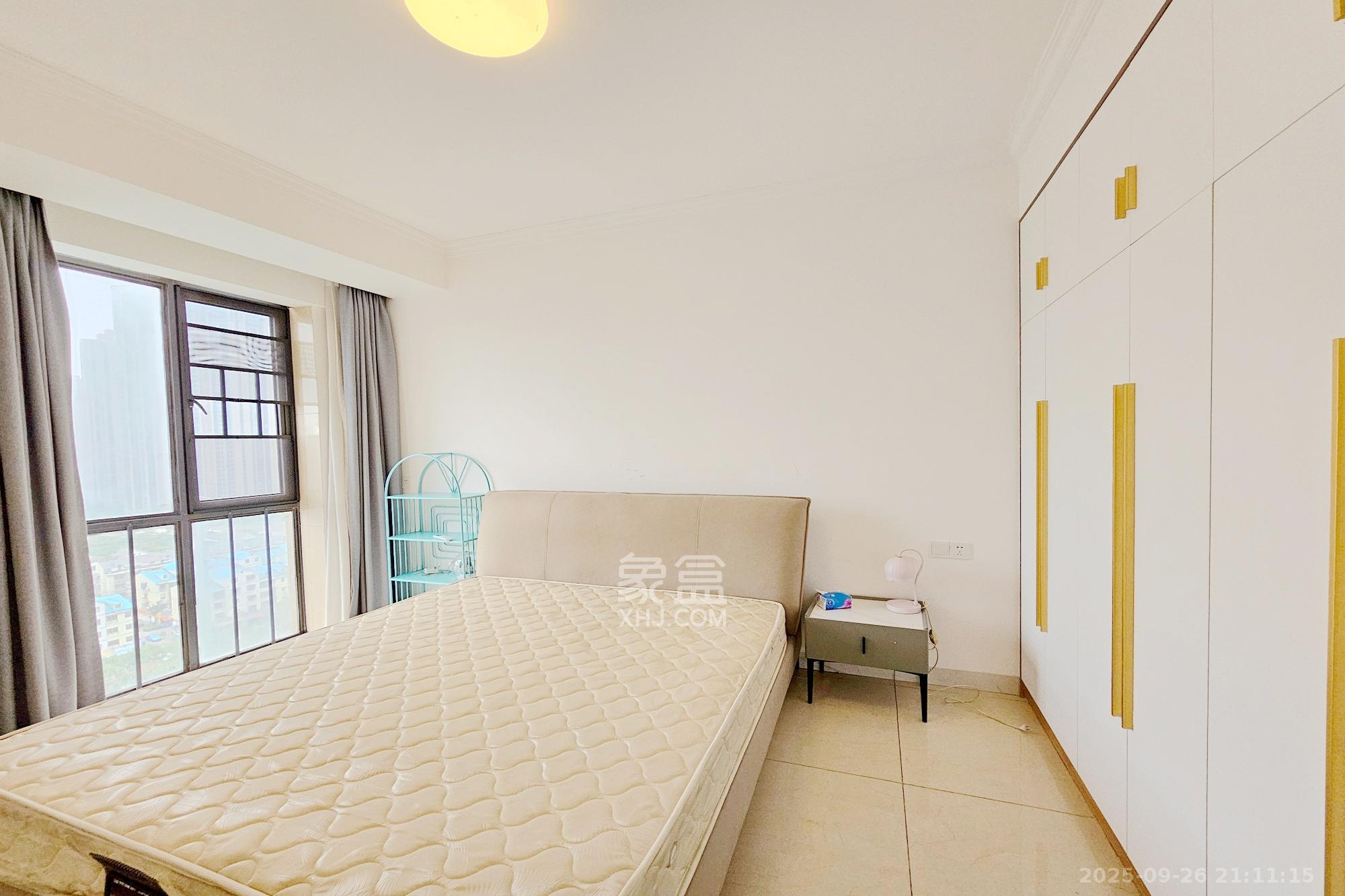 新华都万家城 3室2厅2卫 99.5万 新华都万家城 3室2厅2卫 99.5万卧室