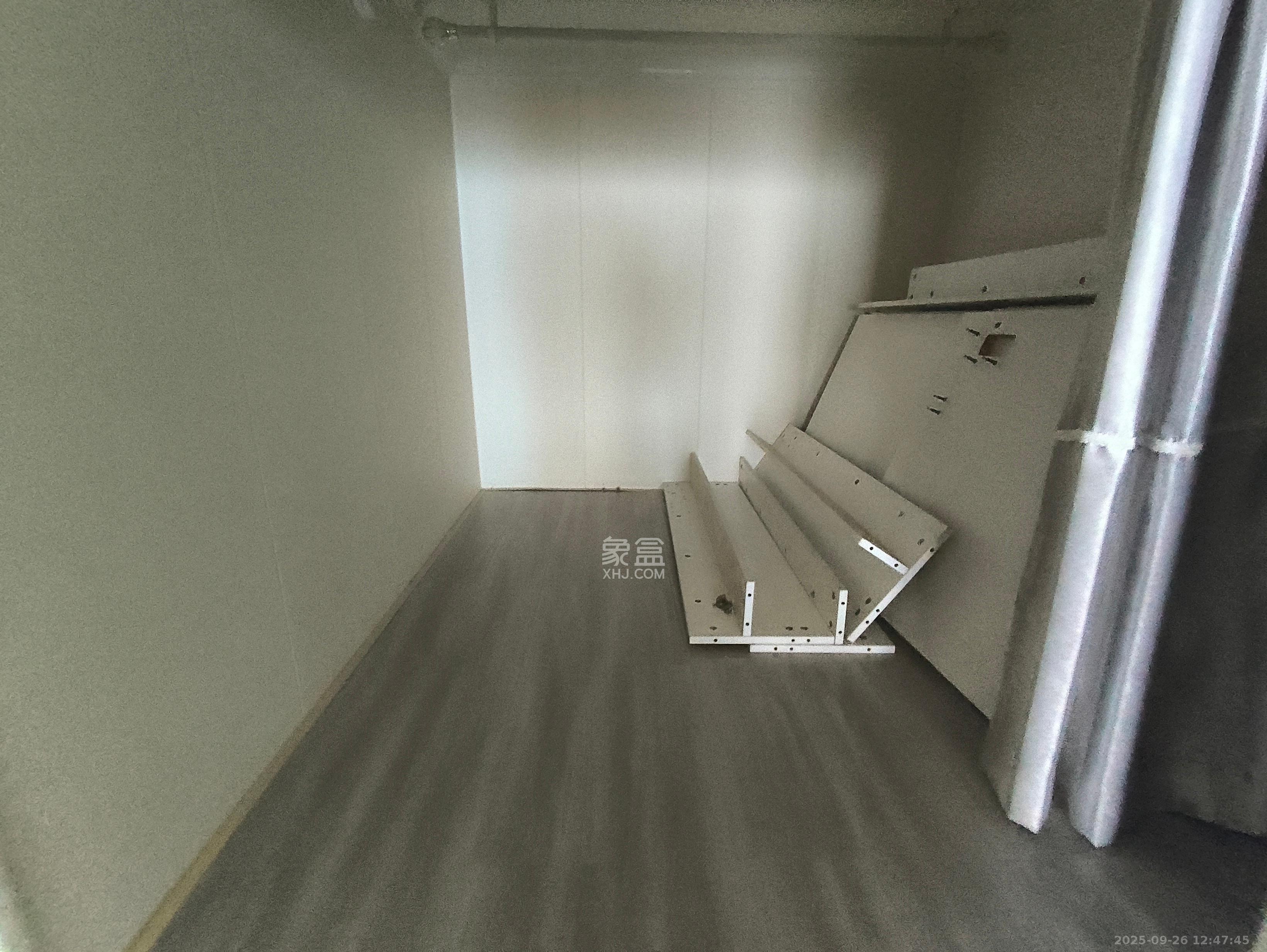 洋湖时代  1室1厅1卫    1600.0元/月室内图