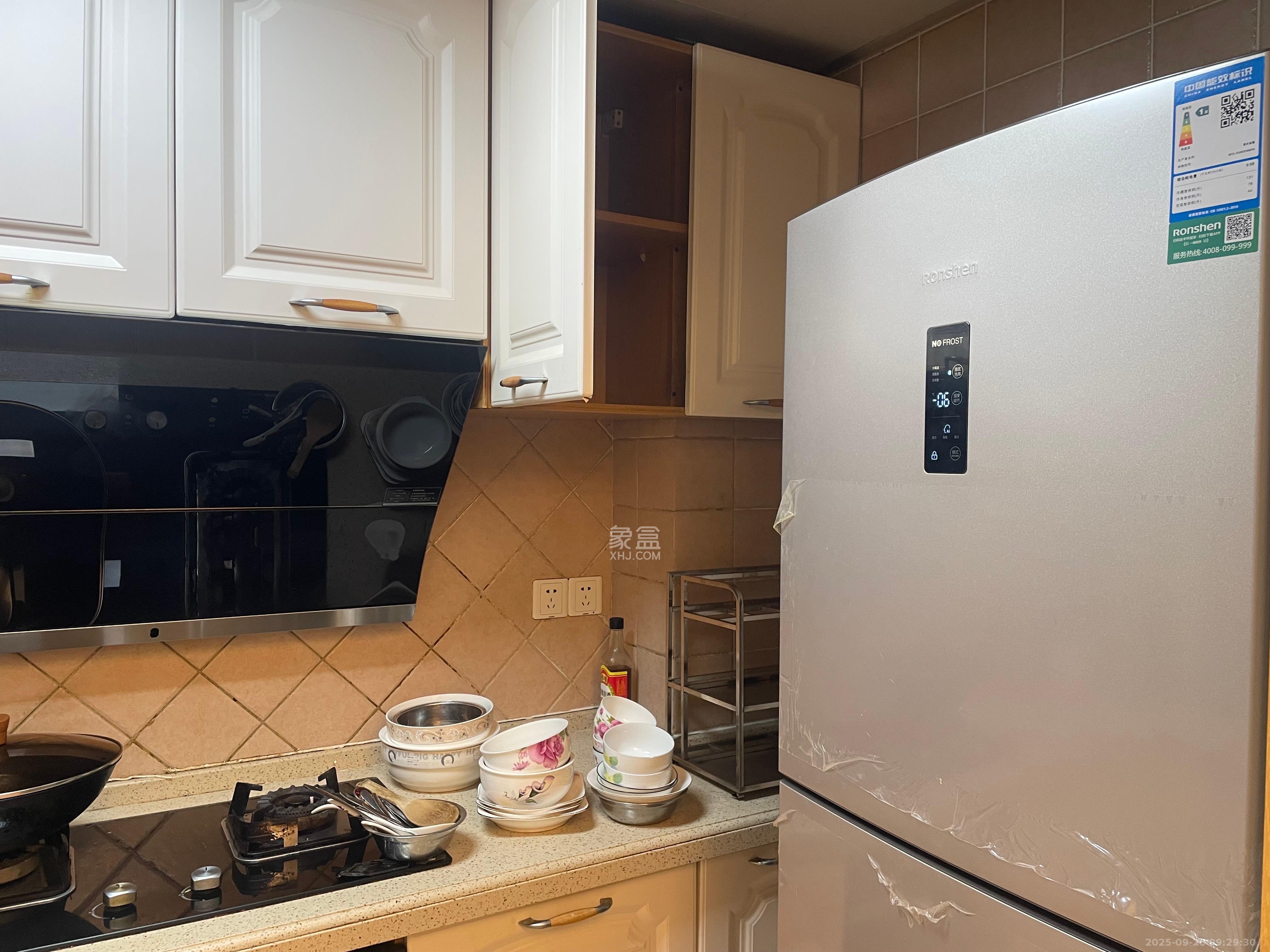 米兰春天 3室2厅1卫 1800.0元/月 米兰春天 3室2厅1卫 1800.0元/月室内图