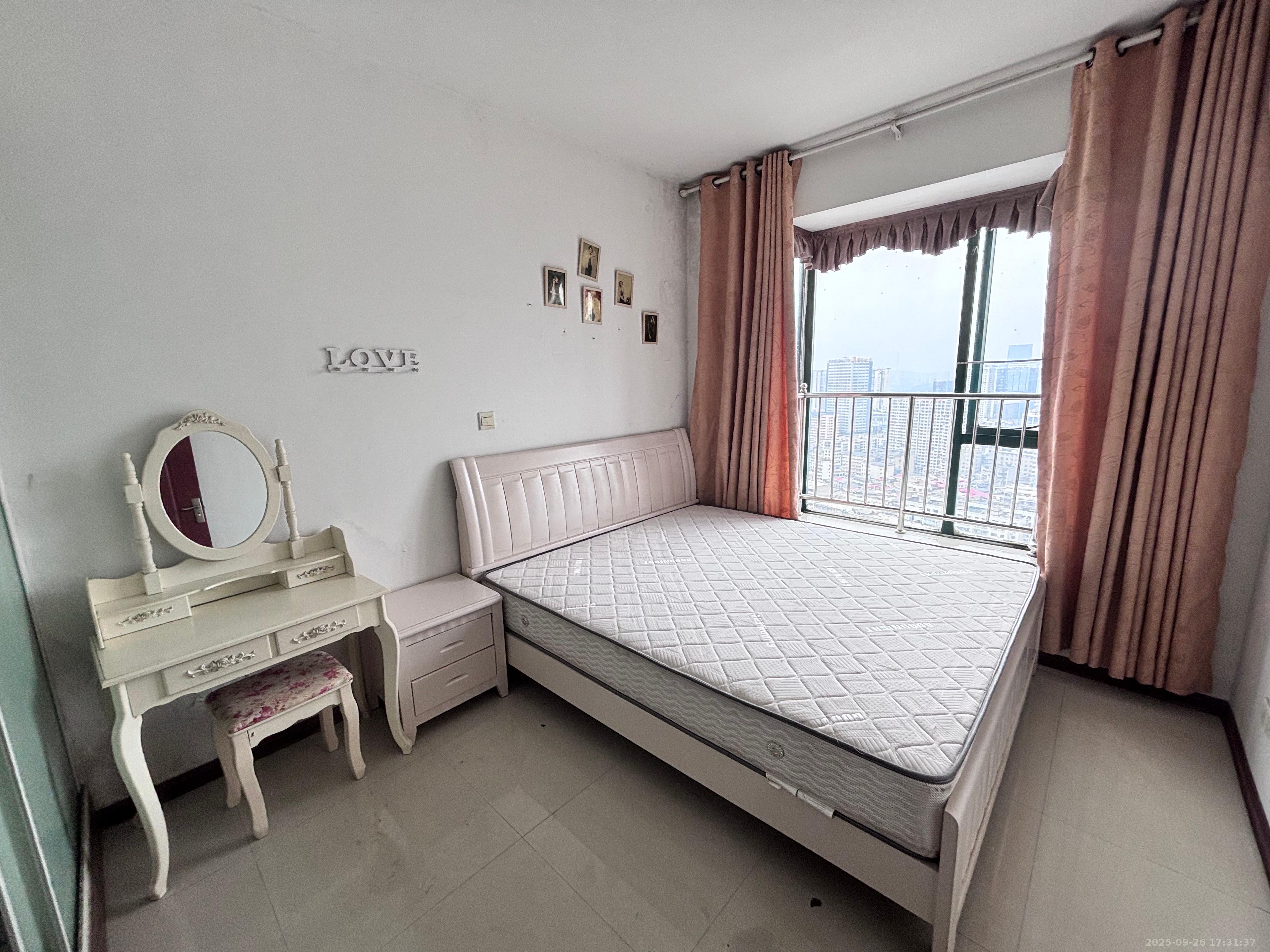 摩登摩天 2室2厅1卫 1300.0元/月 摩登摩天 2室2厅1卫 1300.0元/月室内图