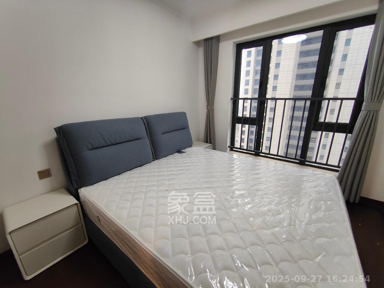 绿地长沙城际空间站(绿地新里佳苑) 4室2厅2卫 3700.0元/月 绿地长沙城际空间站(绿地新里佳苑) 4室2厅2卫 3700.0元/月室内图