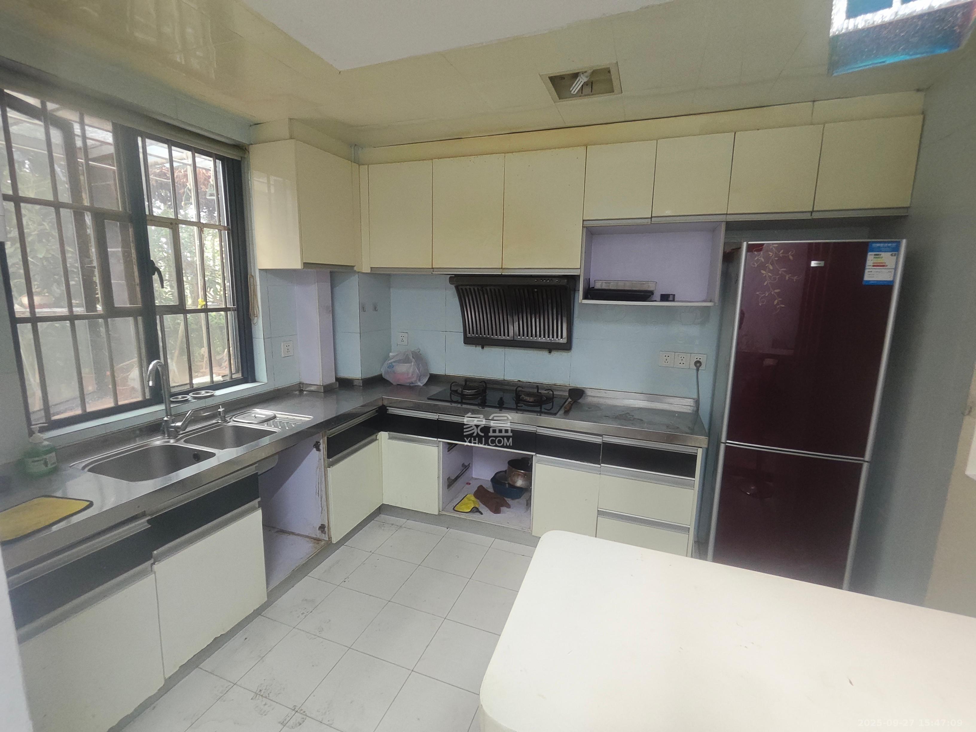 西城龙庭 2室2厅1卫 2000.0元/月 西城龙庭 2室2厅1卫 2000.0元/月室内图