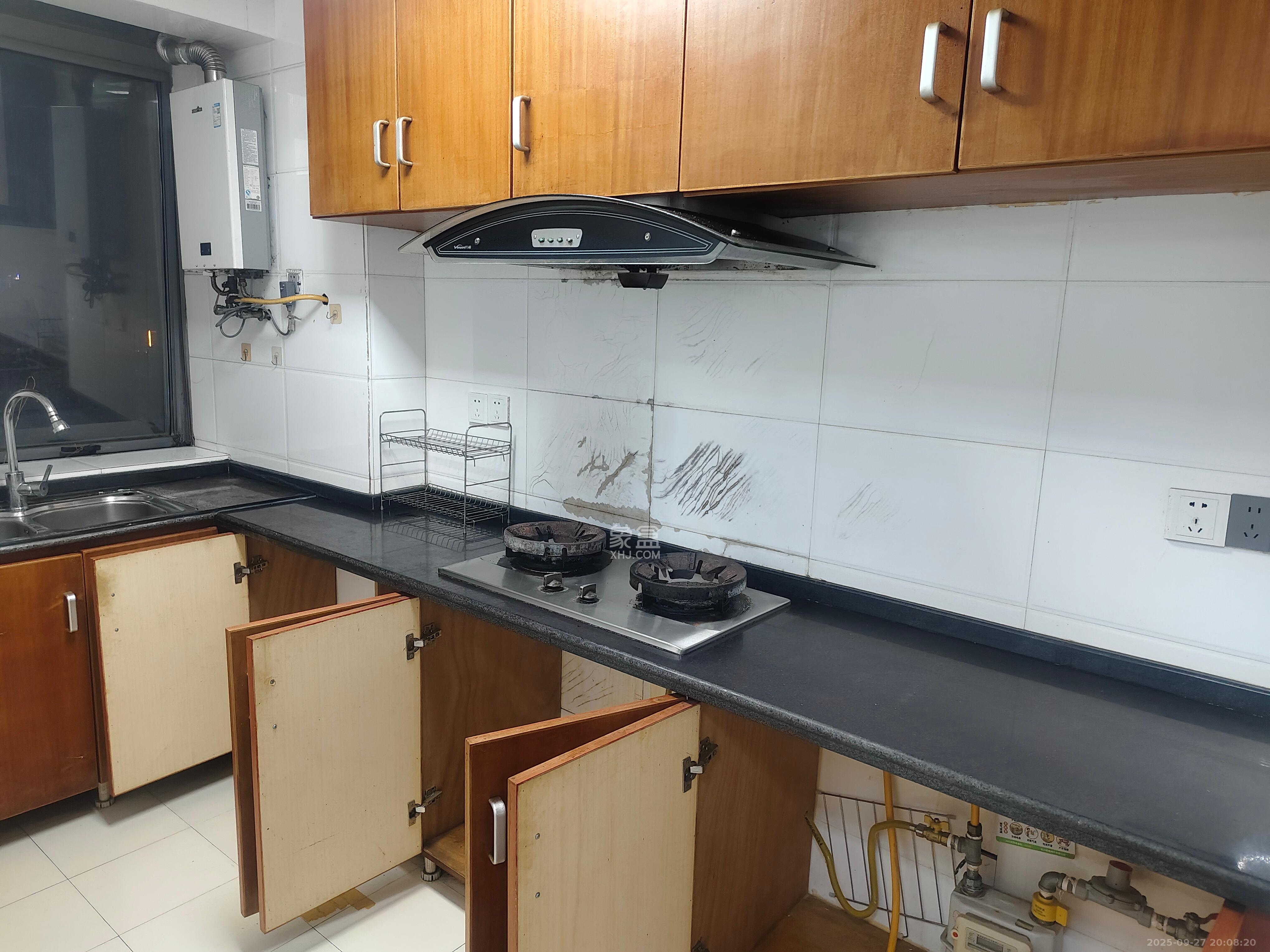 上海城小区  2室2厅1卫    1800.0元/月室内图