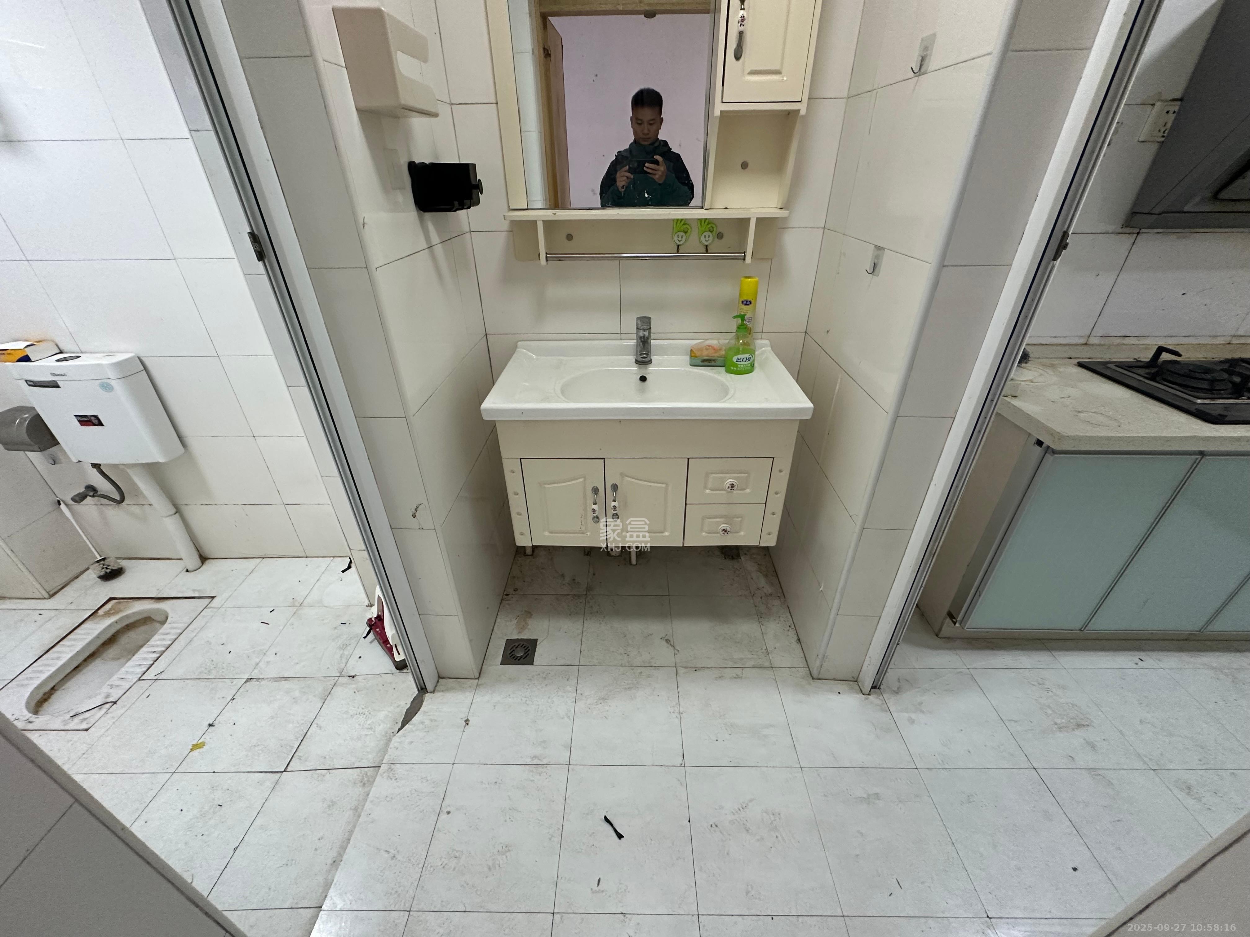 金碧文华 1室1厅1卫 1200.0元/月 金碧文华 1室1厅1卫 1200.0元/月室内图