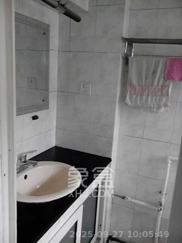 动力南苑 2室2厅1卫 1700.0元/月 动力南苑 2室2厅1卫 1700.0元/月室内图