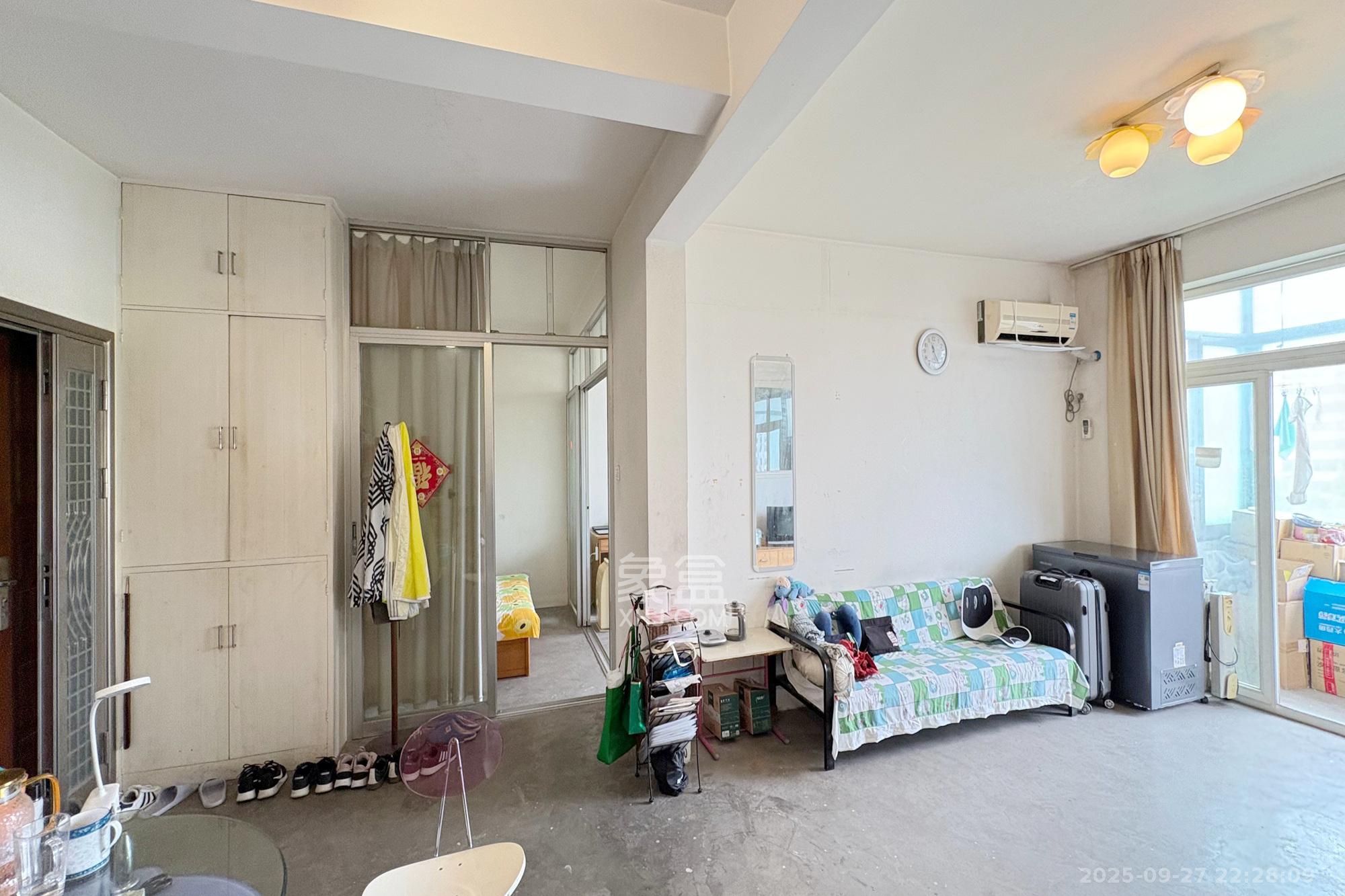 向阳门第 1室1厅1卫 59.8万 向阳门第 1室1厅1卫 59.8万其他