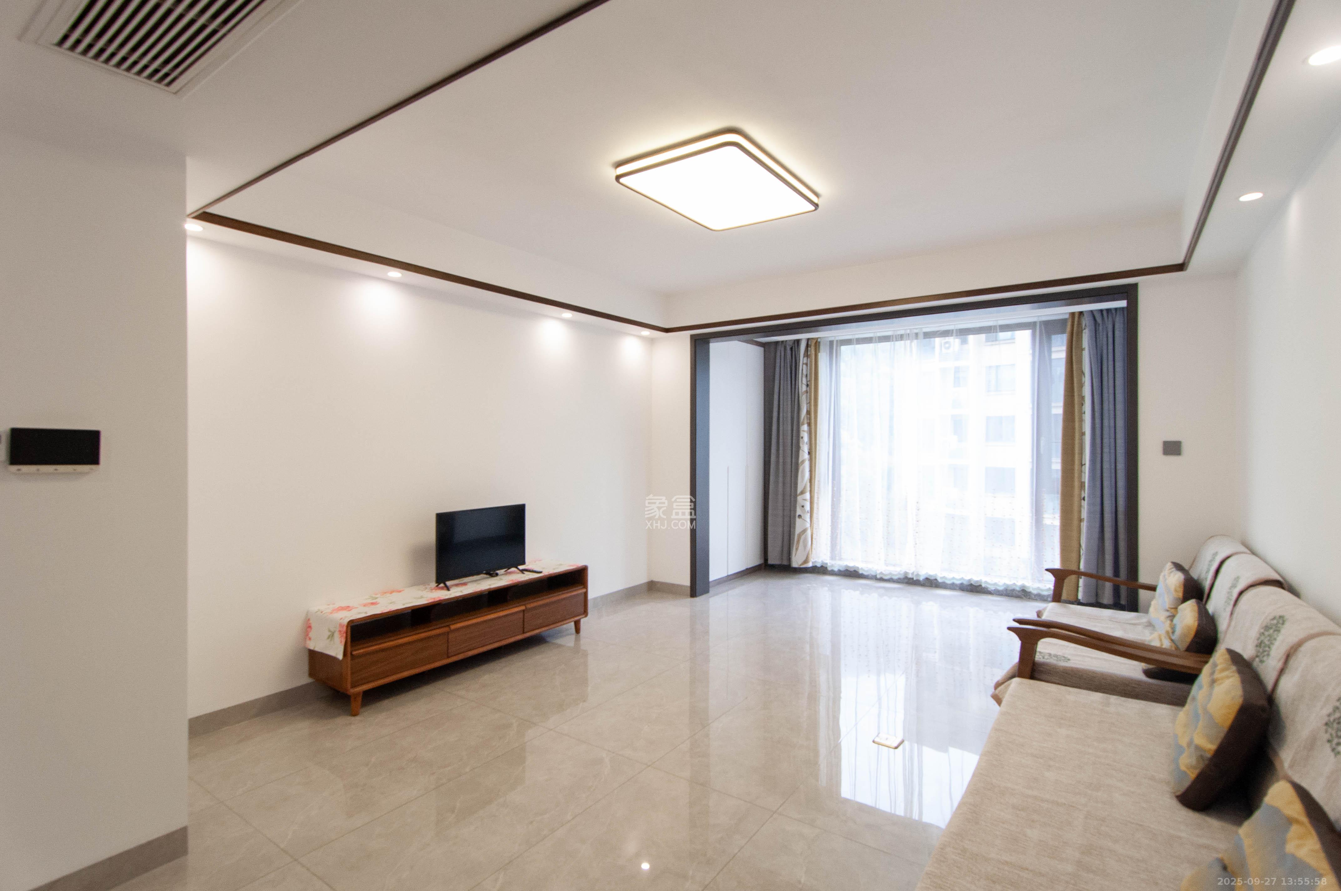 长房梅溪香山 4室2厅2卫 338.0万 长房梅溪香山 4室2厅2卫 338.0万客厅