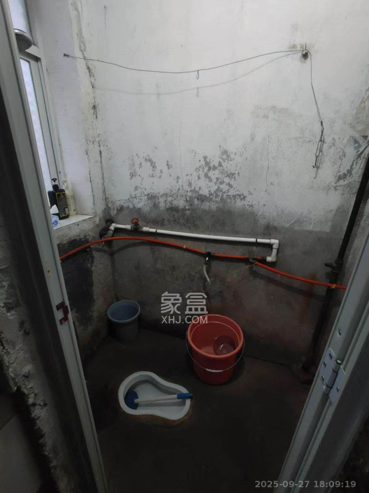 赤岗小区(一二三片) 1室1厅1卫 700.0元/月 赤岗小区(一二三片) 1室1厅1卫 700.0元/月室内图