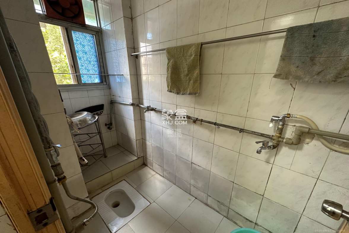 长监宿舍 2室1厅1卫 1300.0元/月 长监宿舍 2室1厅1卫 1300.0元/月室内图