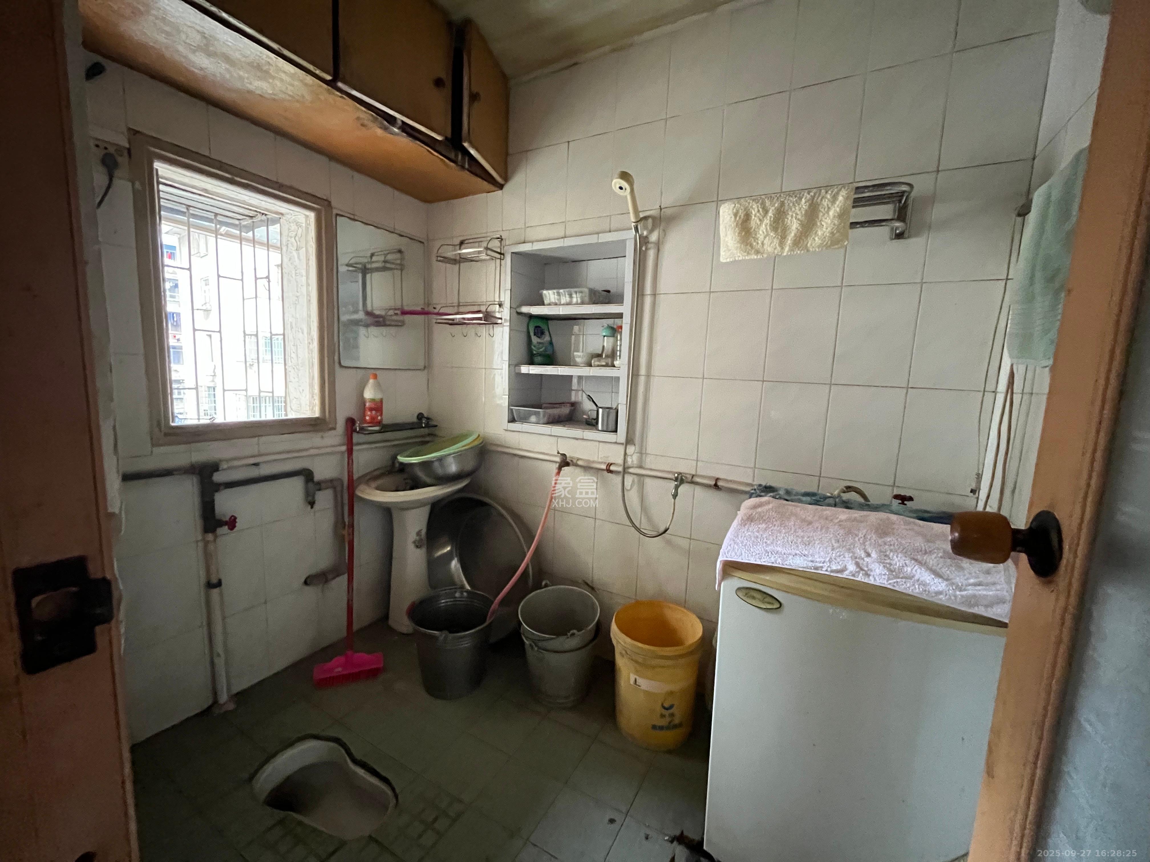 书苑花园(书院花园) 2室2厅1卫 1300.0元/月 书苑花园(书院花园) 2室2厅1卫 1300.0元/月室内图