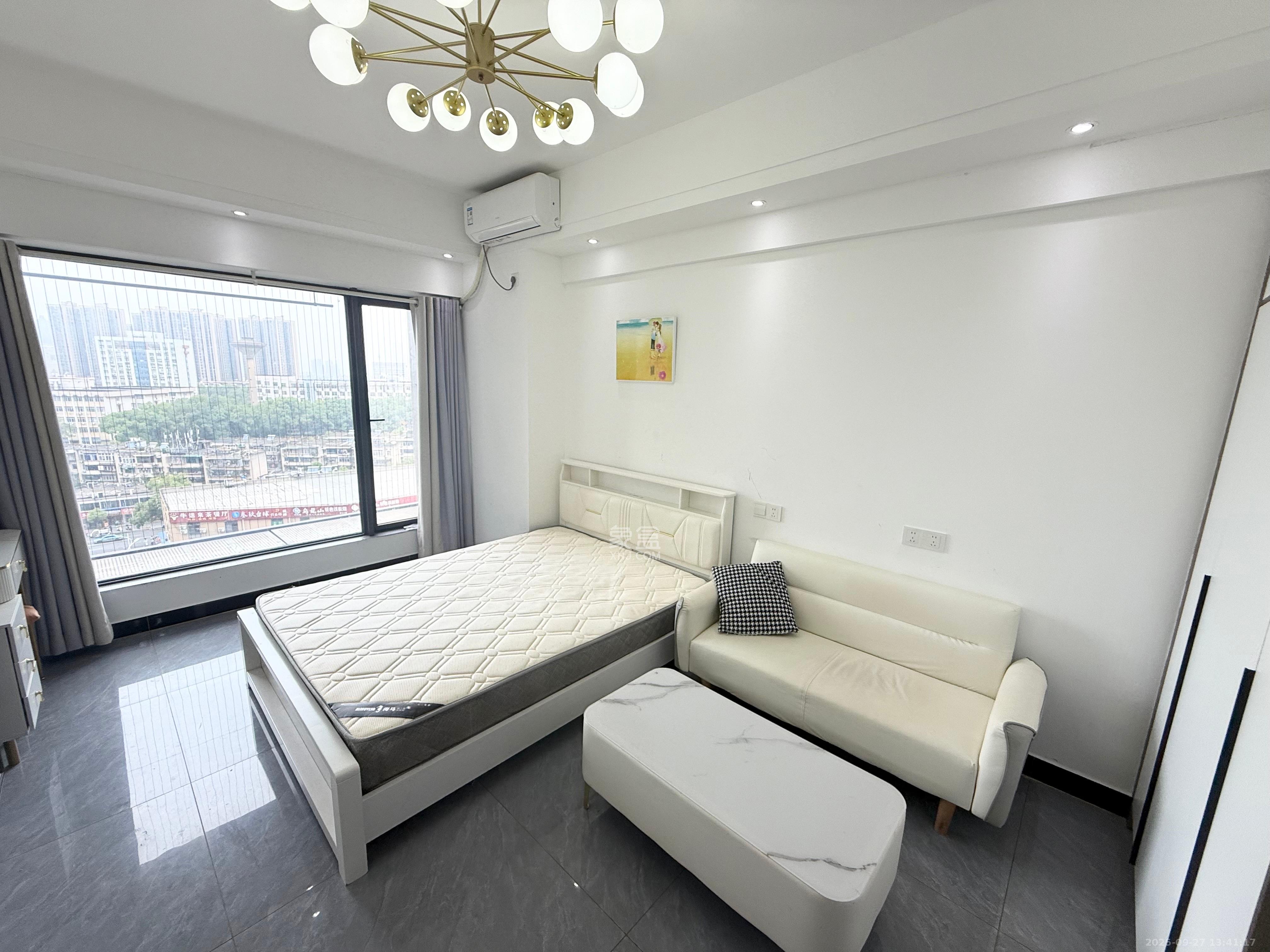 力高凤凰新天 1室1厅1卫 1700.0元/月 力高凤凰新天 1室1厅1卫 1700.0元/月室内图