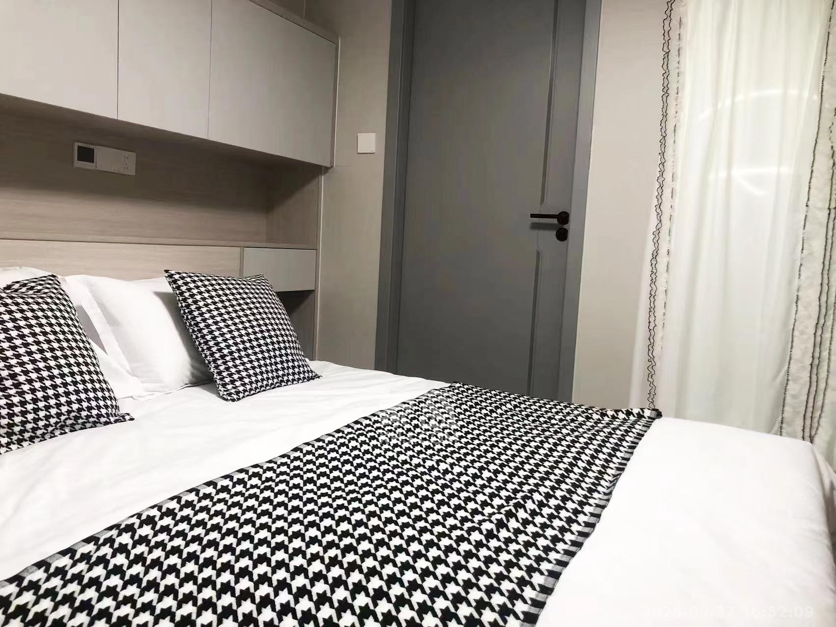 卓越中寰 2室1厅1卫 2600.0元/月 卓越中寰 2室1厅1卫 2600.0元/月室内图