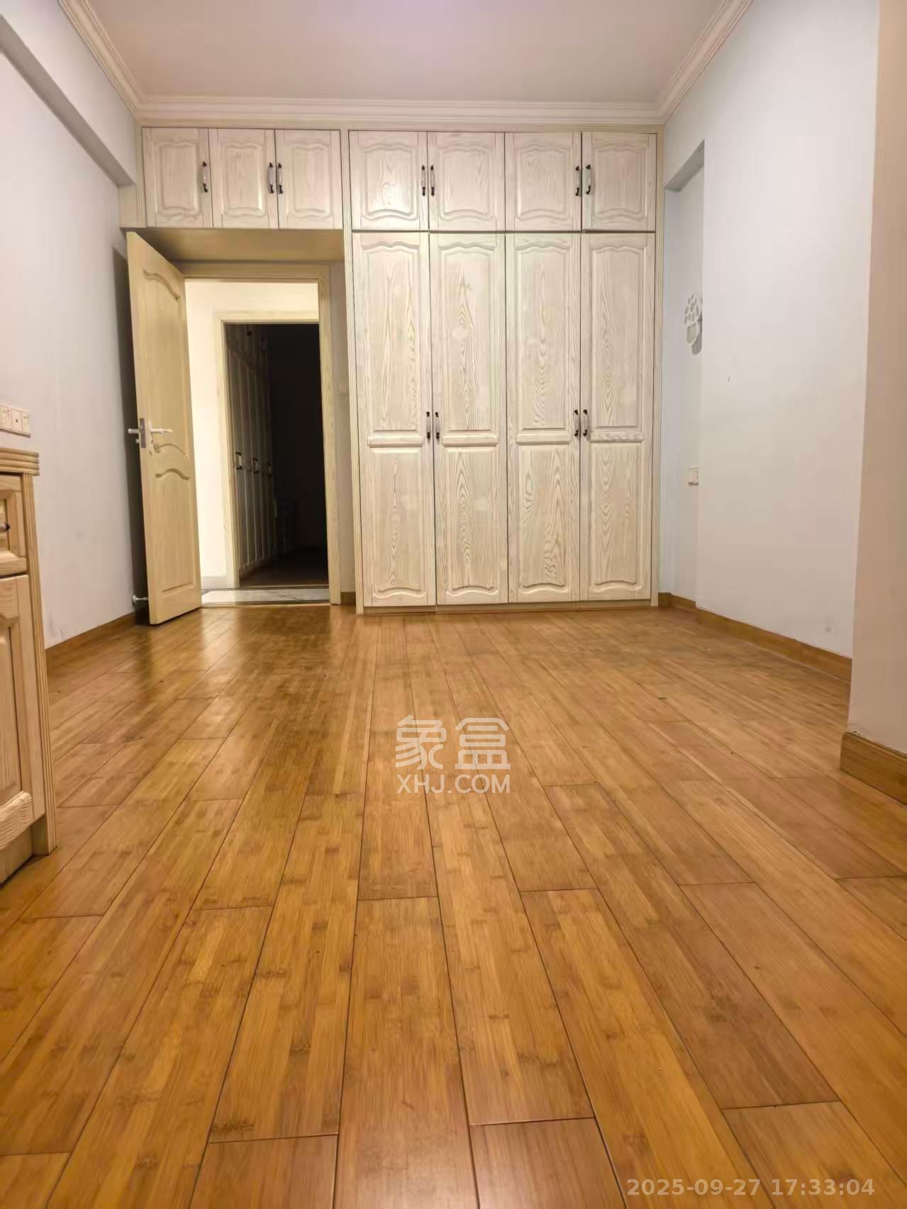 嘉宇盛世华章 4室2厅1卫 5000.0元/月 嘉宇盛世华章 4室2厅1卫 5000.0元/月室内图