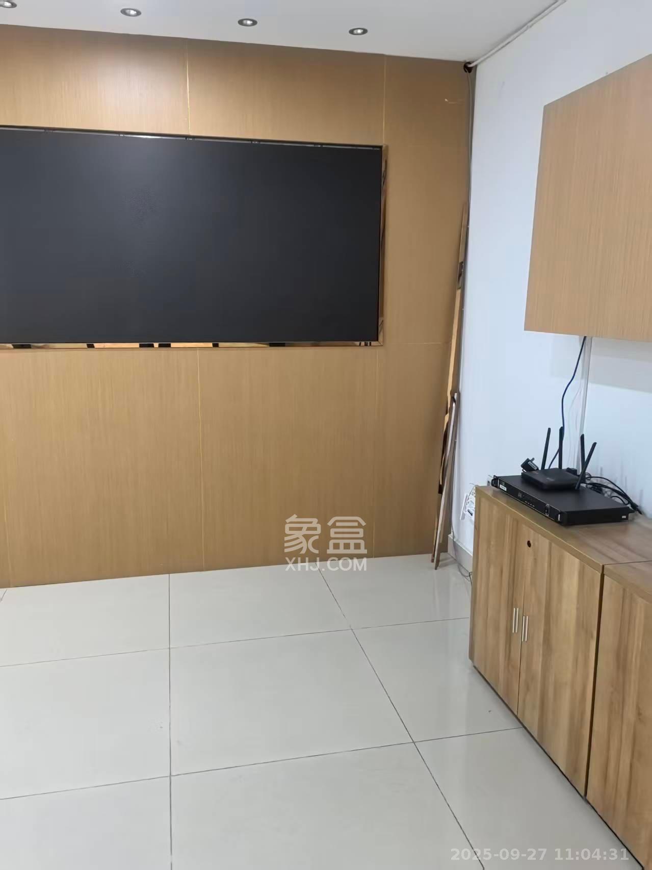 中部智谷产业园 1室1厅1卫 5000.0元/月 中部智谷产业园 1室1厅1卫 5000.0元/月室内图